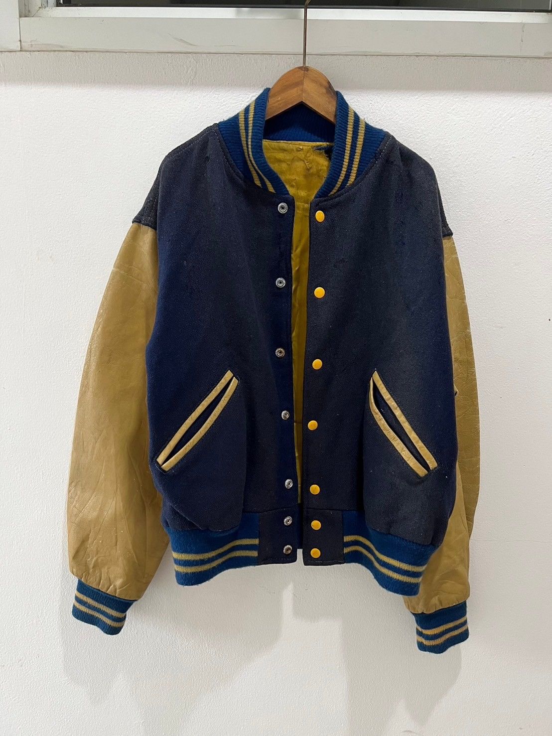 Vintage Thrashed 60s Vintage Butwin Varsity Jacket Distressed Grunge Size US M / EU 48-50 / 2 - 3 Thumbnail