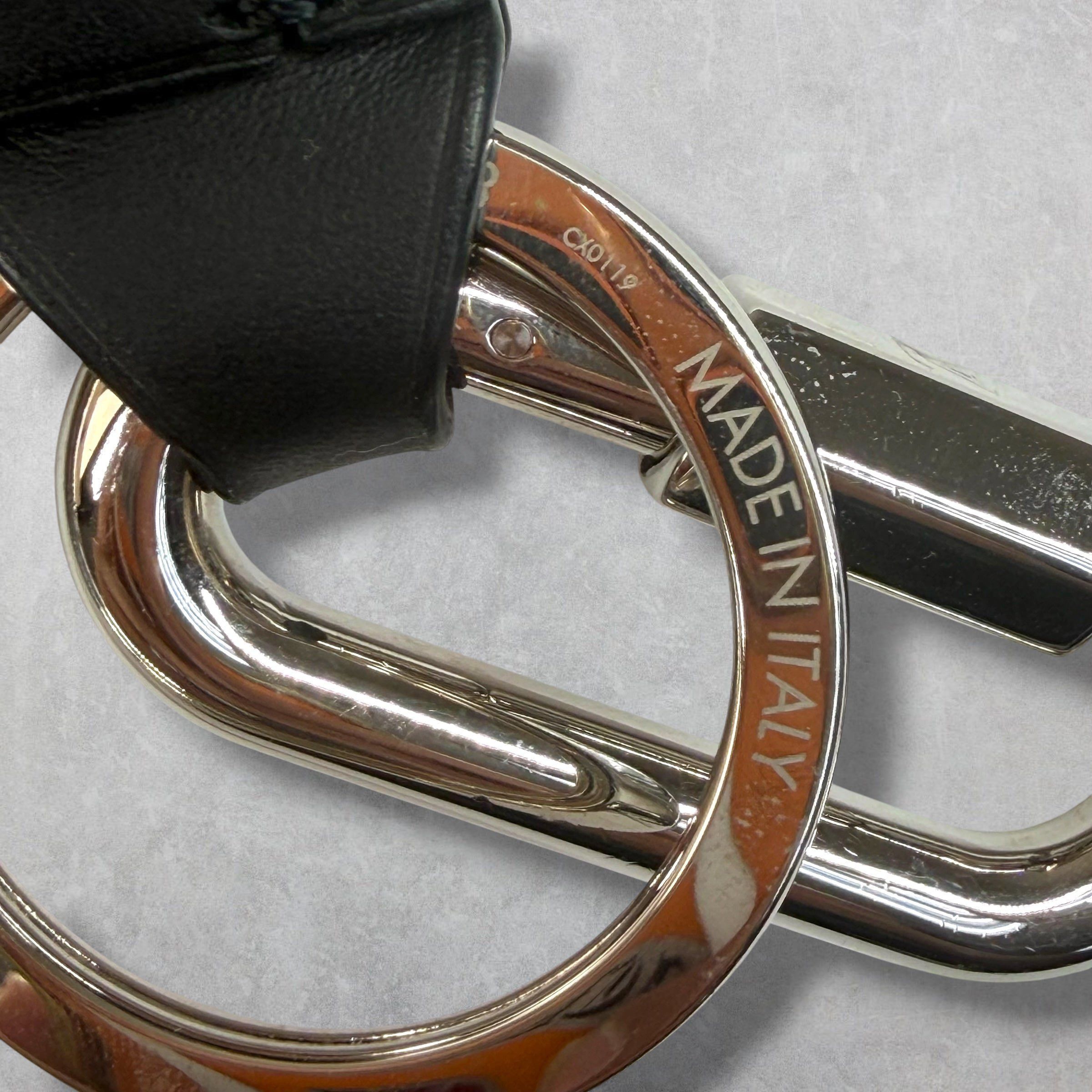 Louis Vuitton Louis Vuitton Dragonne Bag Charm Key Holder Size ONE SIZE - 2 Thumbnail
