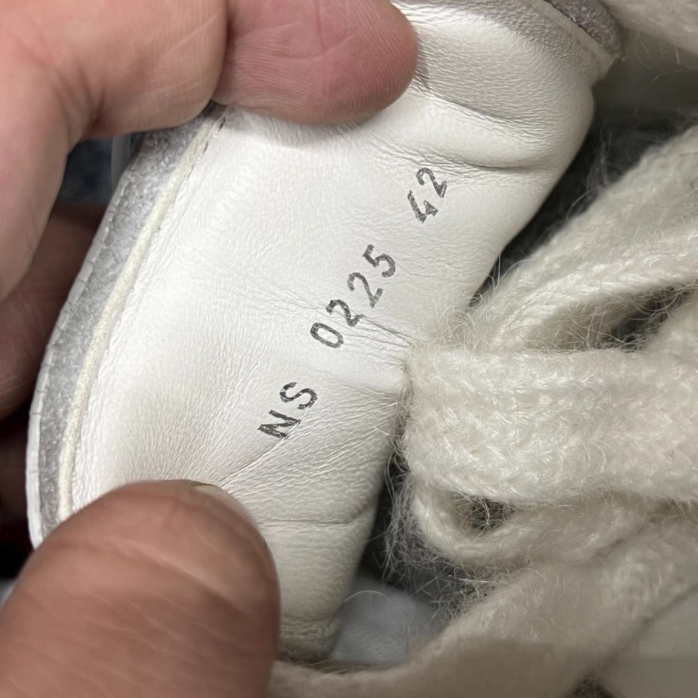 Dior Dior B33 Spin Sneaker (White) K15 Size US 9 / EU 42 - 7 Thumbnail