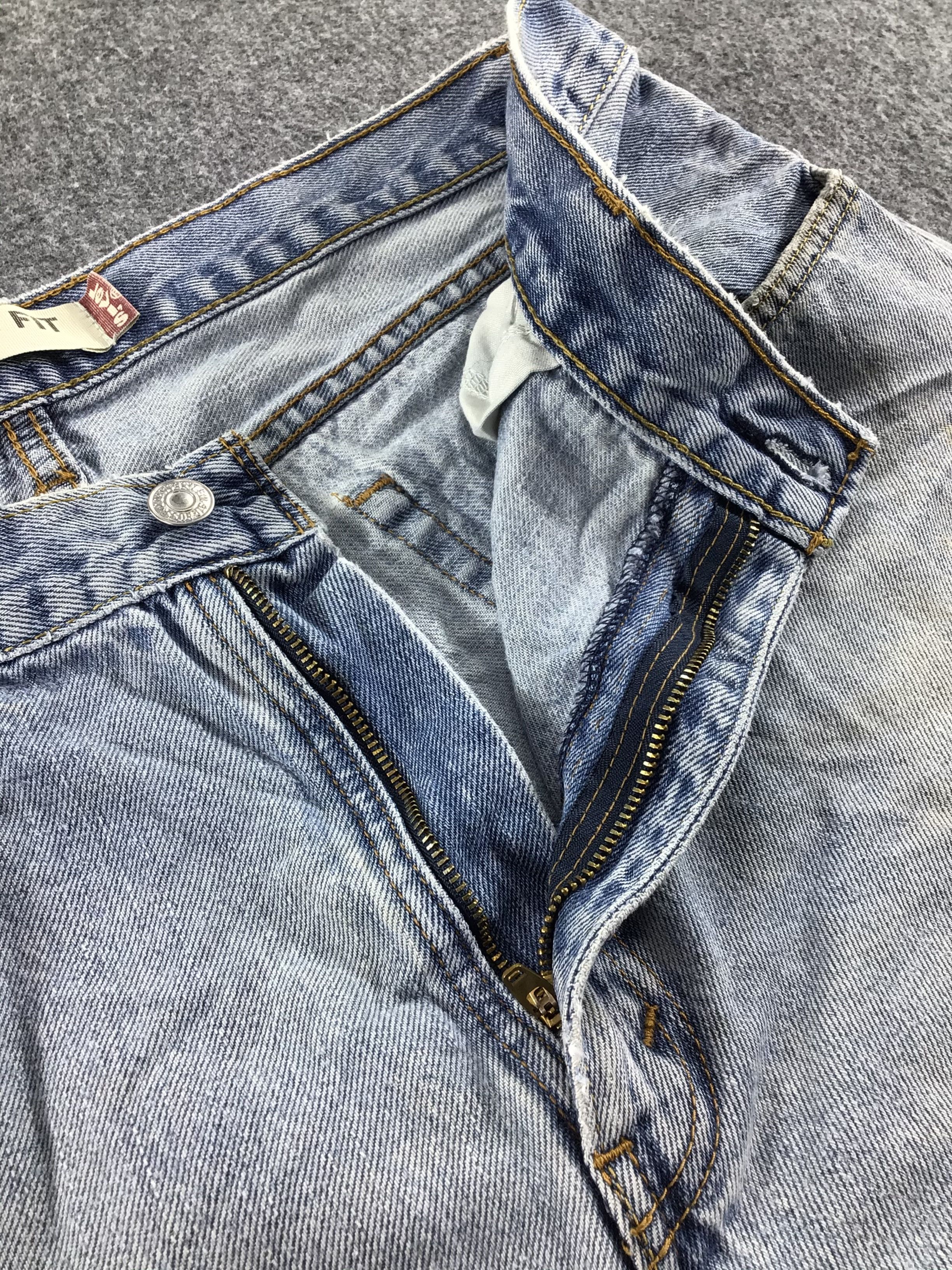 Levi's Vintage Levis 505 Jeans Faded Light Wash -J494 Size US 36 / EU 52 - 8 Thumbnail