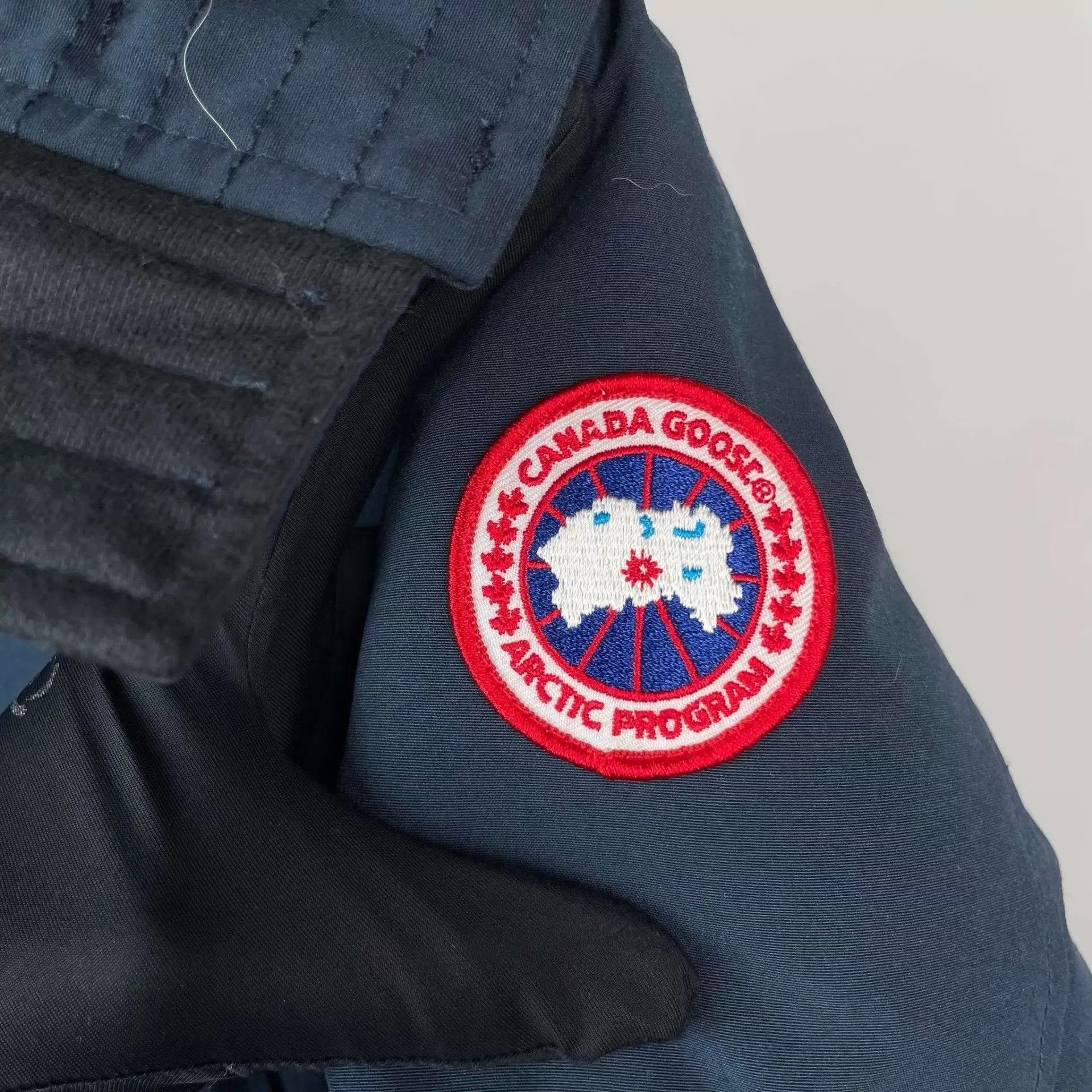 Canada Goose Canada Goose hooded down coat XS navy blue 95 New Size XS / US 0-2 / IT 36-38 - 3 Thumbnail