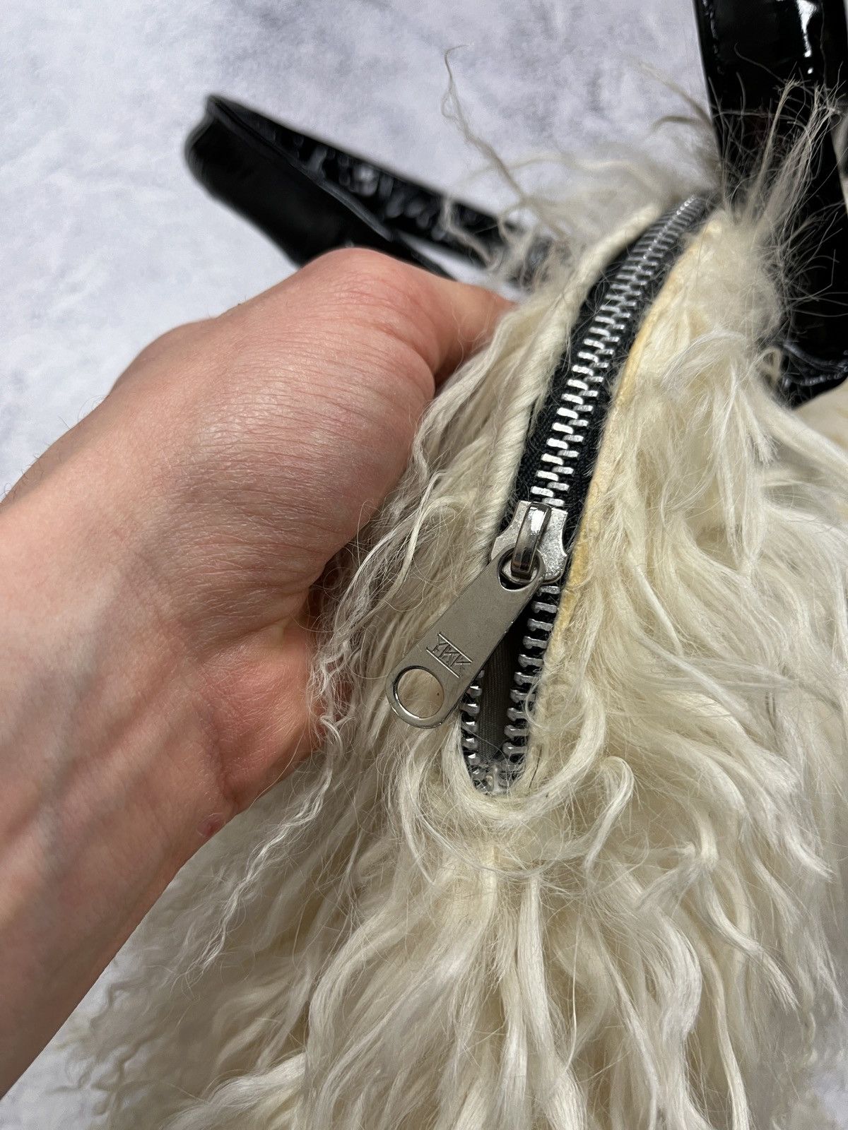 Japanese Brand Vintage Japanese Style Faux Fur Fred Hayman Shoulder Bag Y2k Size ONE SIZE - 9 Thumbnail
