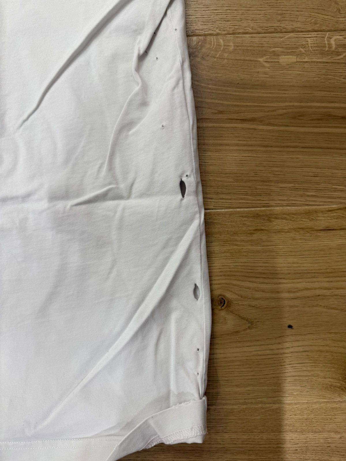 Balenciaga Balenciaga white piercing t-shirt 5 Size US XXL / EU 58 / 5 - 7 Thumbnail