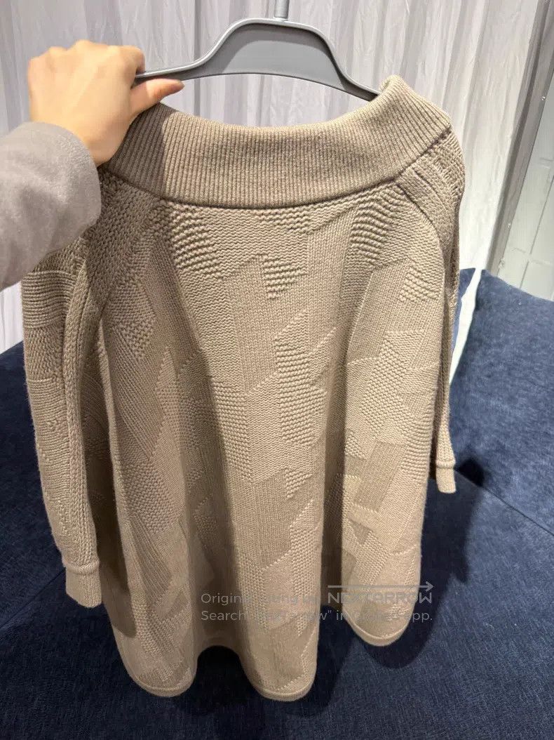 Hermes Hermes Cashmere Camel-Color Cloak with Elephant Grey Size XXS / US 00 / IT 34 - 2 Thumbnail
