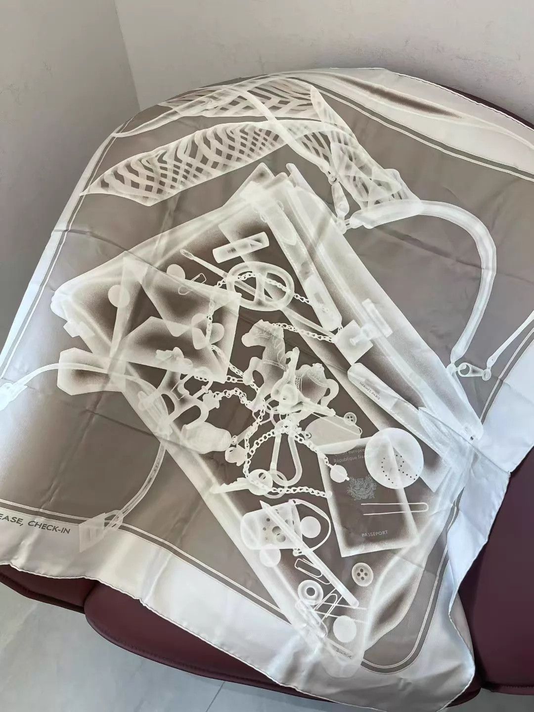 Hermes Hermès Tresors 90x90 Scarf Like New AE879 Size ONE SIZE - 2 Thumbnail
