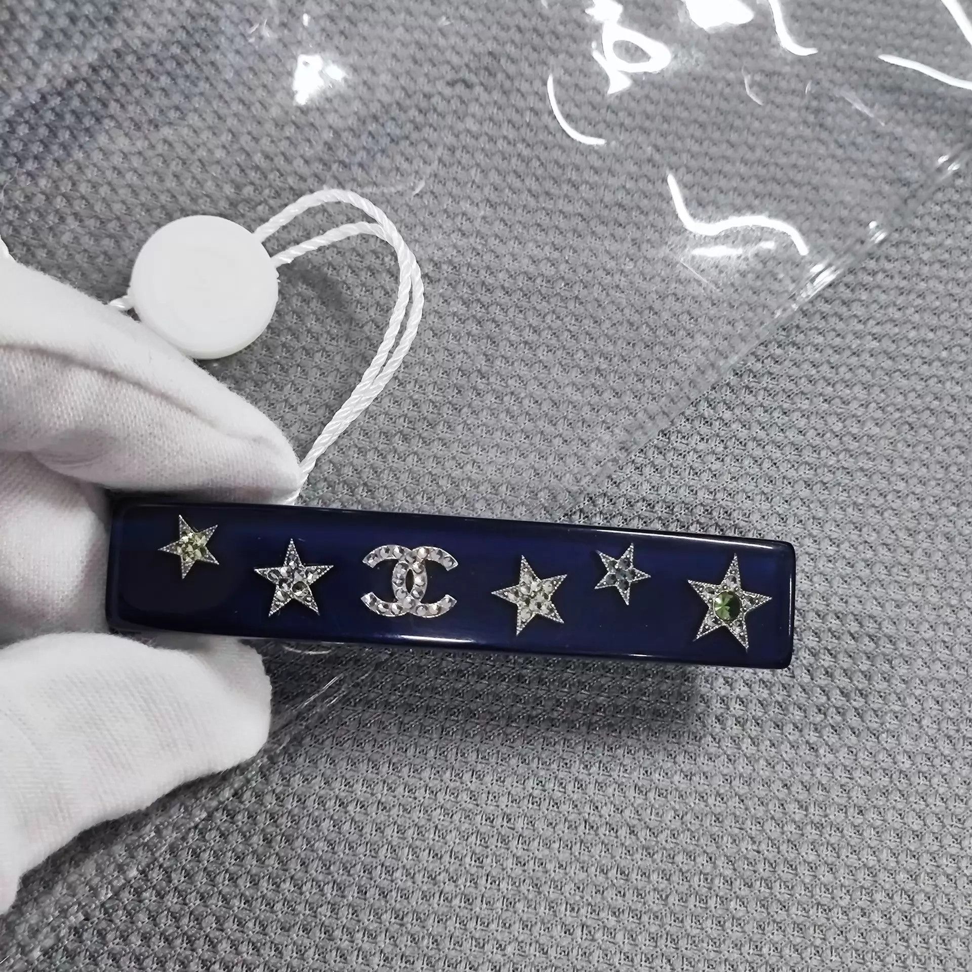 Chanel Chanel Navy Hair Clip Size ONE SIZE - 1 Thumbnail