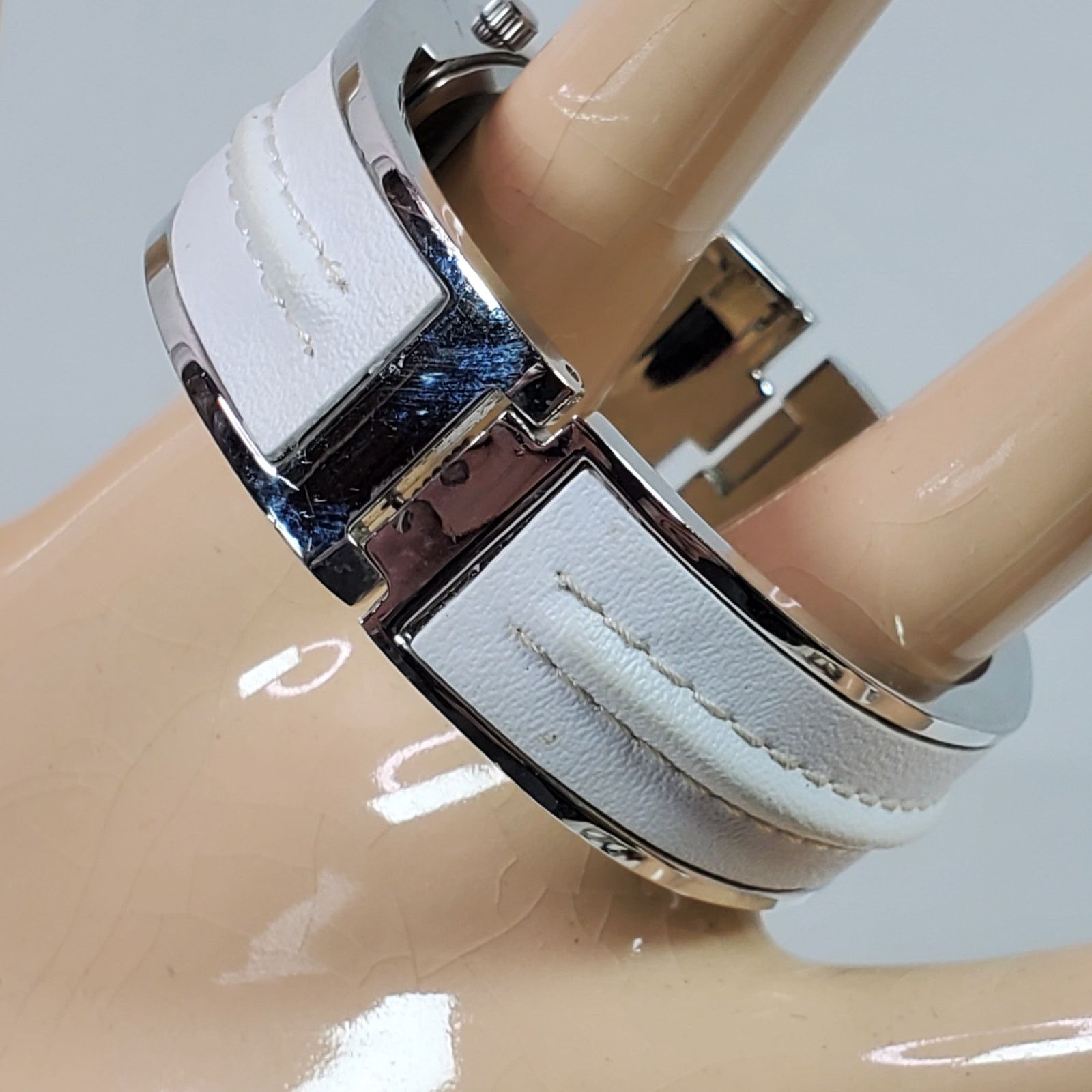 The Unbranded Brand Embassy Clamp Statement Wristwatch Silver Tone Size ONE SIZE - 2 Thumbnail