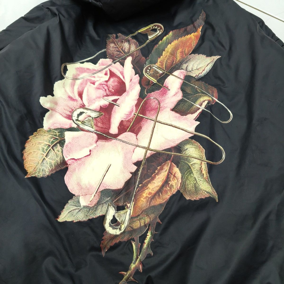GU × Undercover GU x Undercover Rose Parka Jacket Size US M / EU 48-50 / 2 - 14 Thumbnail