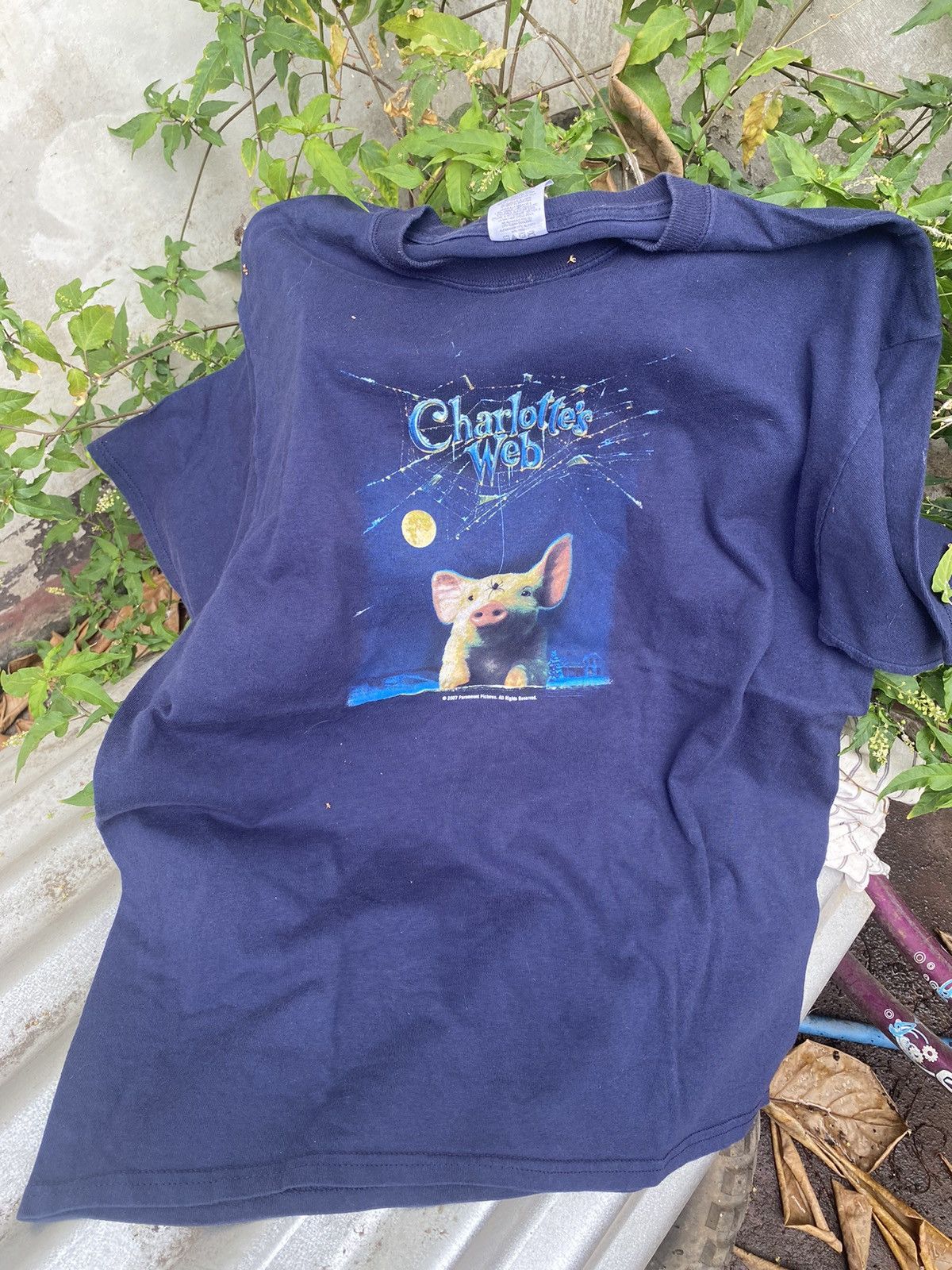 image of Disney x Movie Vintage Charlotte Web Movie Promo Tee in Navy, Men's (Size Large)