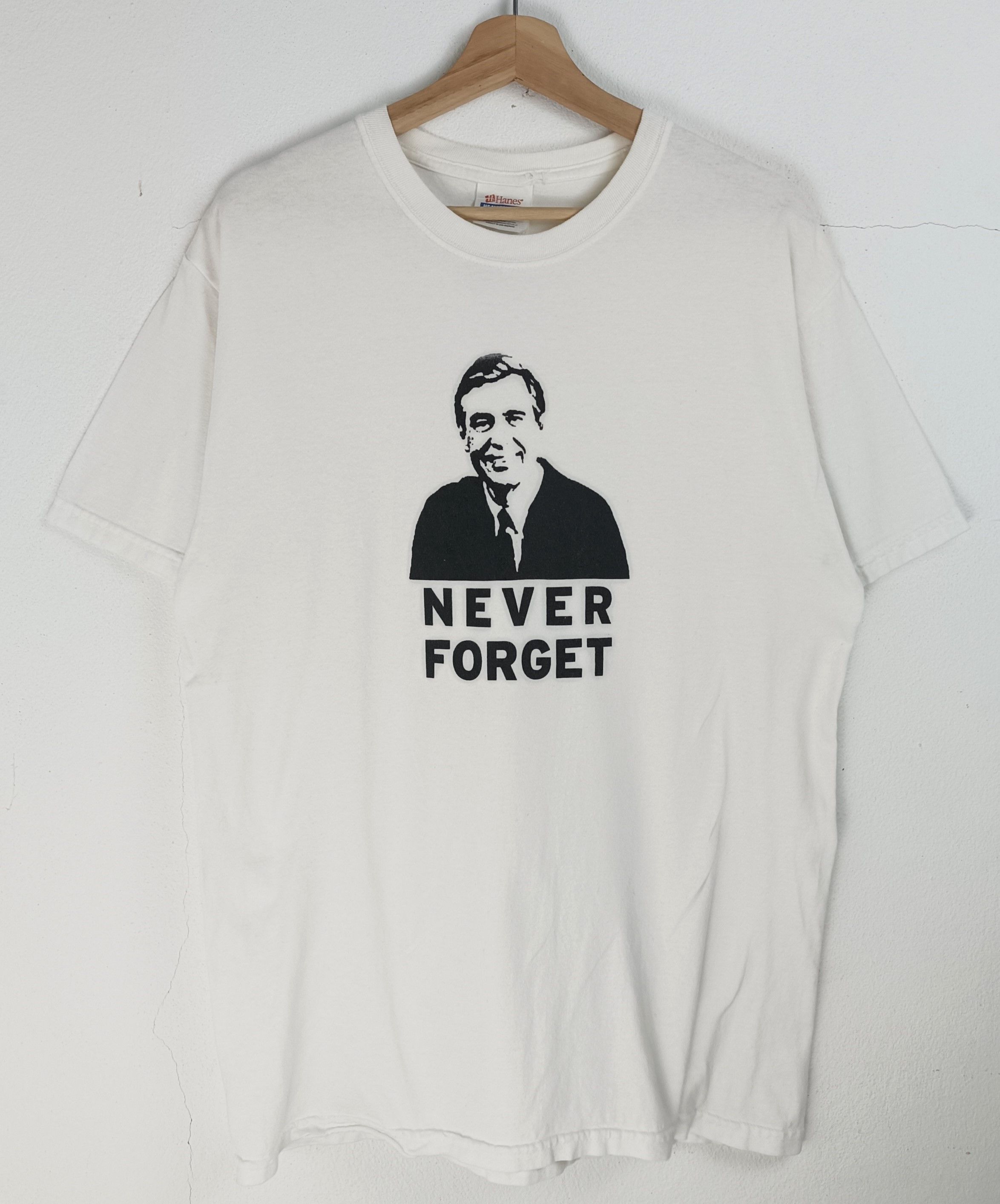 Vintage VINTAGE Y2K NEVER FORGET MISTER ROGERS ADULT HUMOR FUNNY TS Size US M / EU 48-50 / 2 - 3 Thumbnail