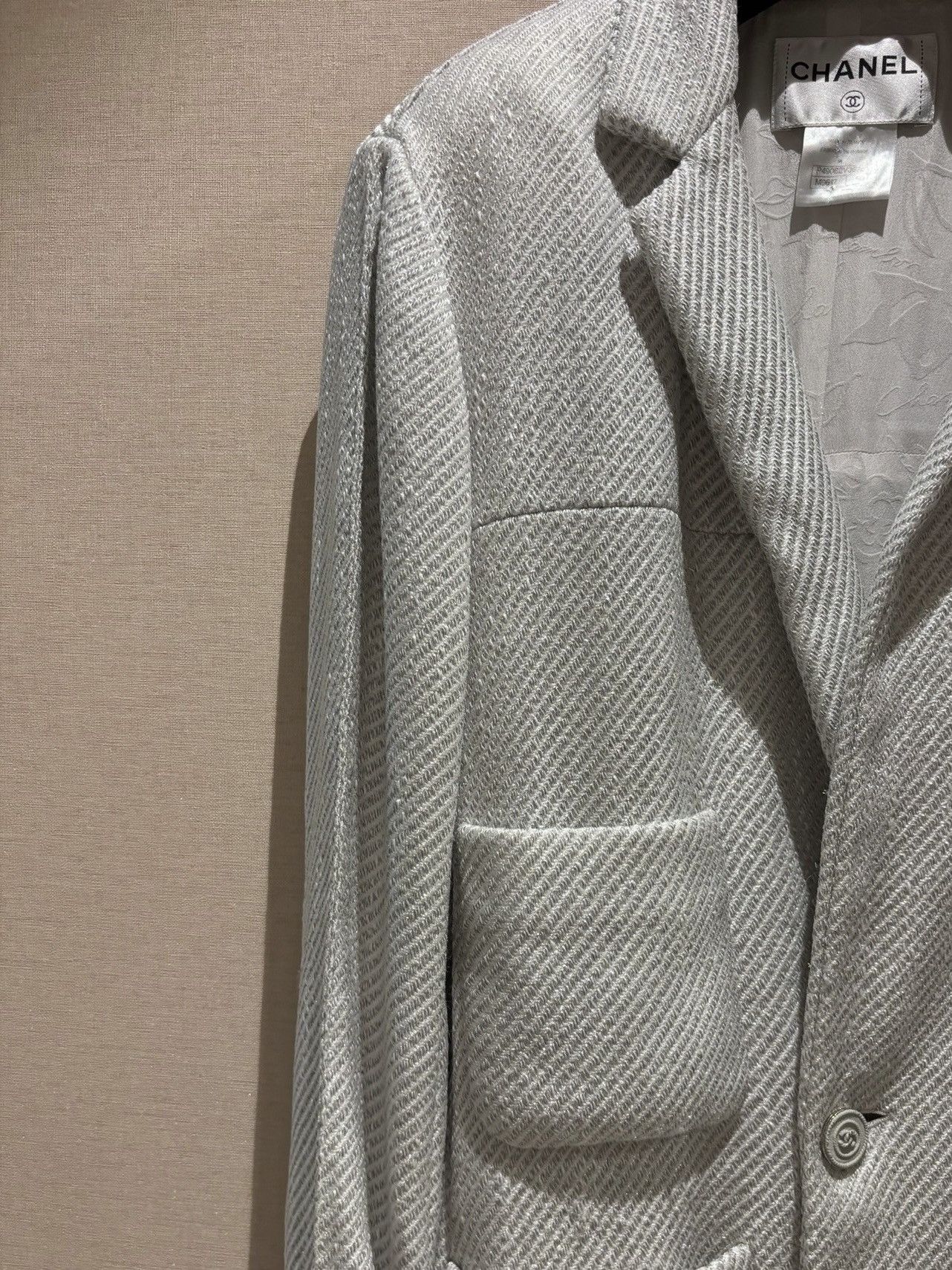 Chanel 14 Spring Runway CC buttons relaxed tweed jacket Size 50R - 4 Thumbnail