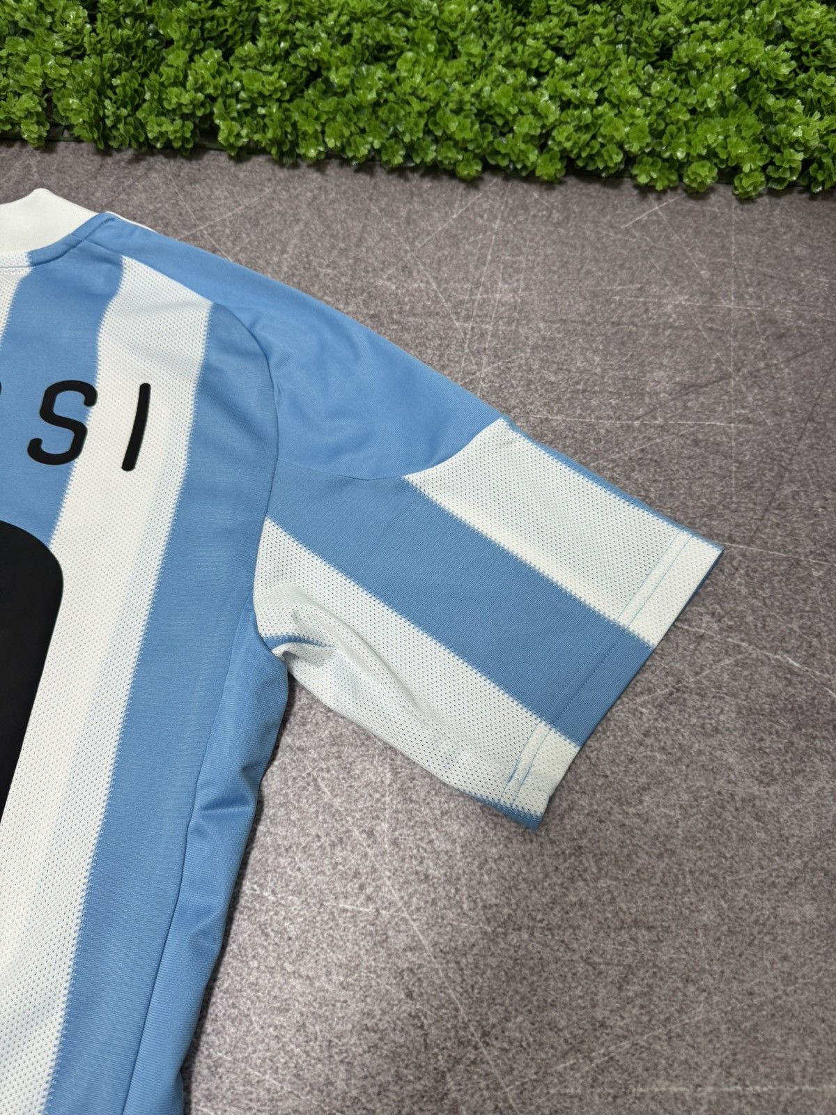Vintage Adidas Argentina Lionel Messi #10 2010/2011 Soccer Jersey Size US M / EU 48-50 / 2 - 14 Thumbnail