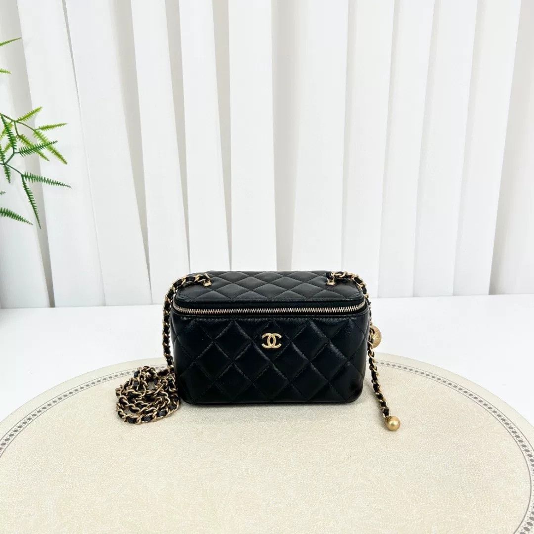 Chanel Pre-loved Bag Very good condition Size ONE SIZE - 1 Thumbnail