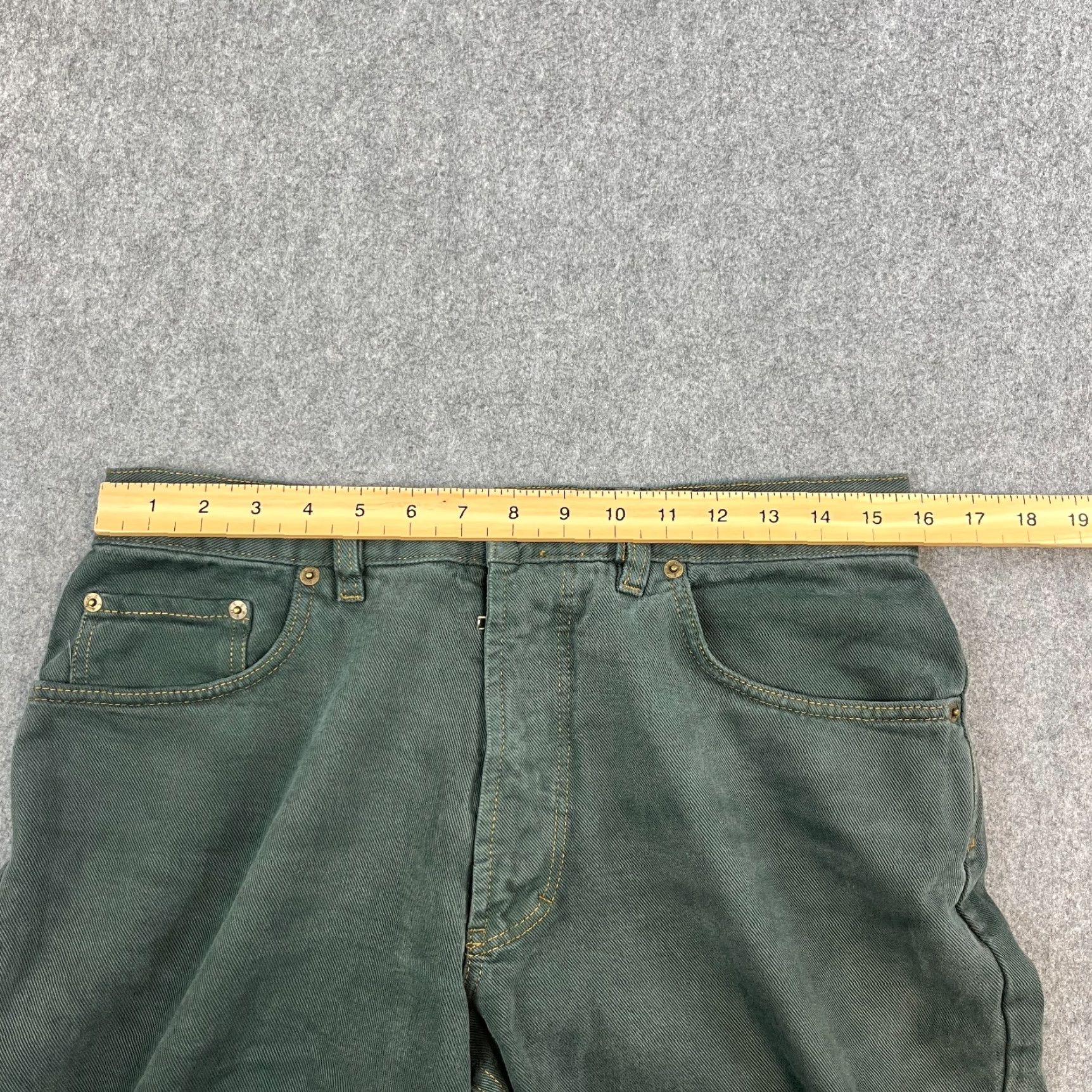 Hugo Boss VINTAGE Hugo Boss Jeans Regular Tapered 32 32 Green 90s Mens Denim 5-Pocket Design Cotton Baggy? (Adaptation: remove uncertain) Size US 32 / EU 48 - 6 Thumbnail