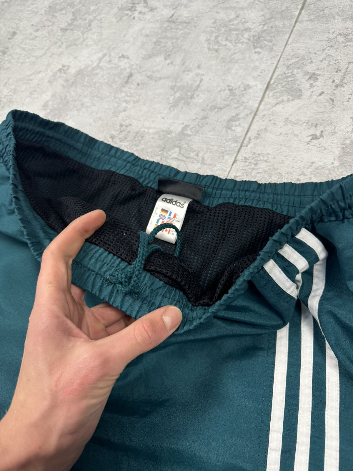 Adidas Vintage Adidas Y2K Shorts Size L Size US 34 / EU 50 - 9 Thumbnail