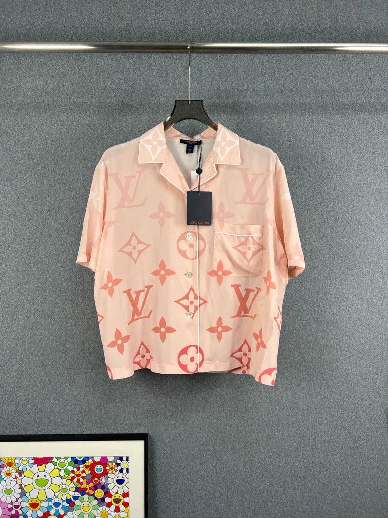 Louis Vuitton Louis Vuitton Presbyopia Gradient Full LOGO Short Sleeve S Size S / US 4 / IT 40 - 1 Thumbnail