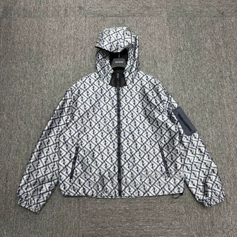 Fendi Fendi Double F Logo Embossed Dragon Print Windbreaker Size US L / EU 52-54 / 3 - 1 Thumbnail
