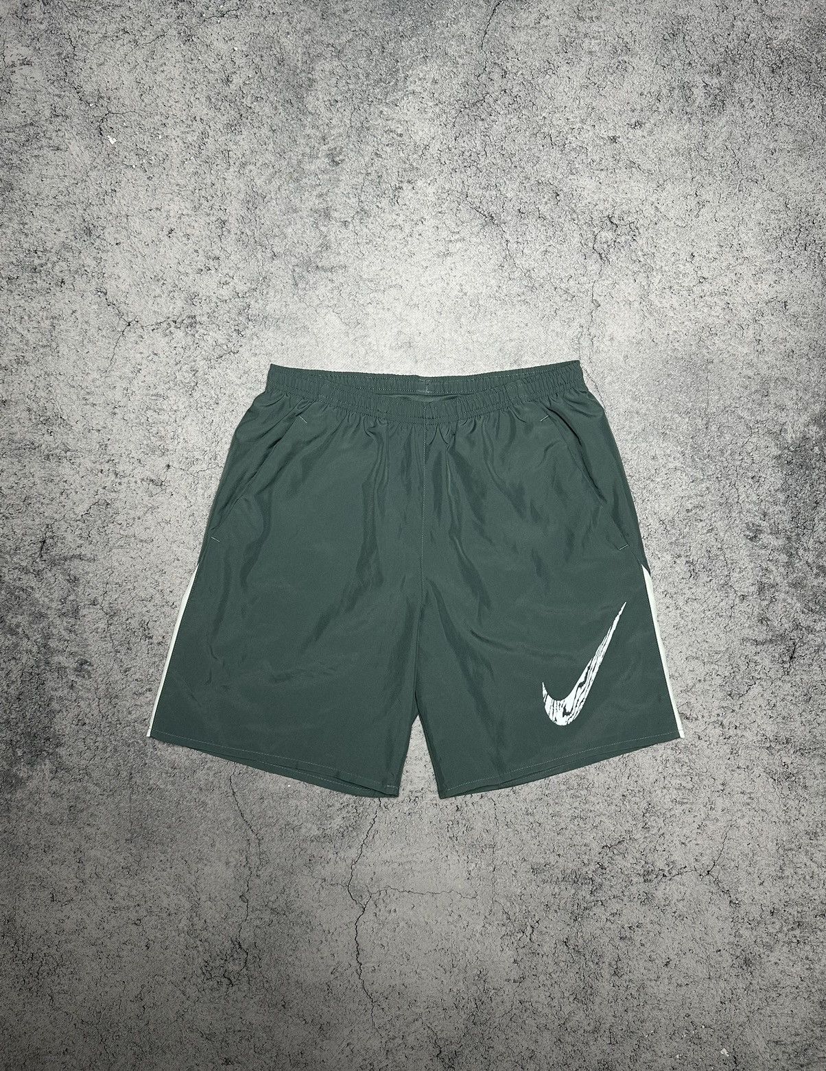 Nike Nike Dri-Fit Big Swoosh Logo Shorts Size US 30 / EU 46 - 1 Thumbnail