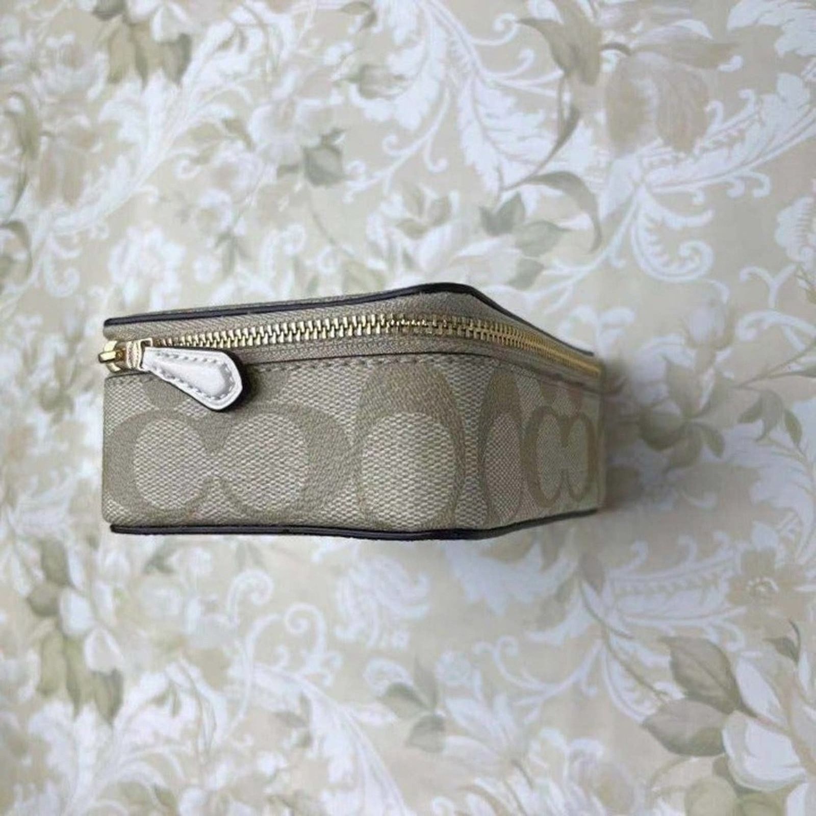 Coach Coach C3311 Large Signature Canvas Jewelry Box Light/Khaki Size ONE SIZE - 7 Thumbnail