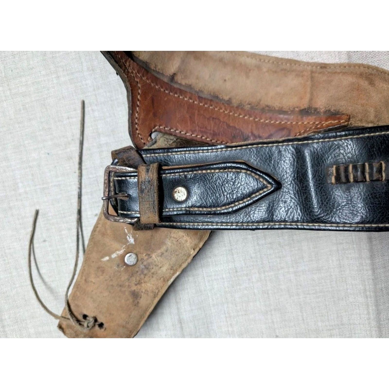Vintage VINTAGE black leather vinyl GUN HOLSTER PISTOL AMMO cartridge 36 Men Size 36 - 5 Thumbnail
