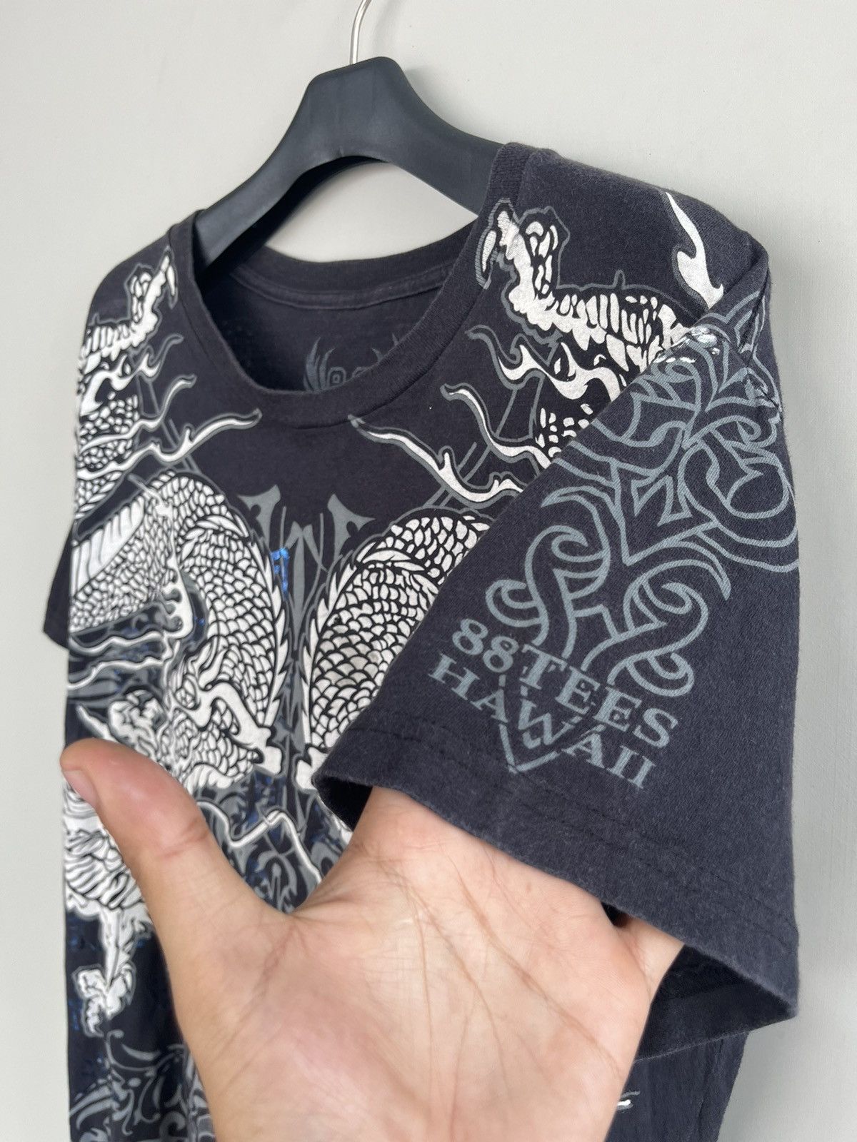 If Six Was Nine × Japanese Brand × Le Grande Bleu (L.G.B.) JAPANESE 88 TEES DRAGON TRIBAL KANJI AOP T-SHIRT Size US M / EU 48-50 / 2 - 8 Thumbnail