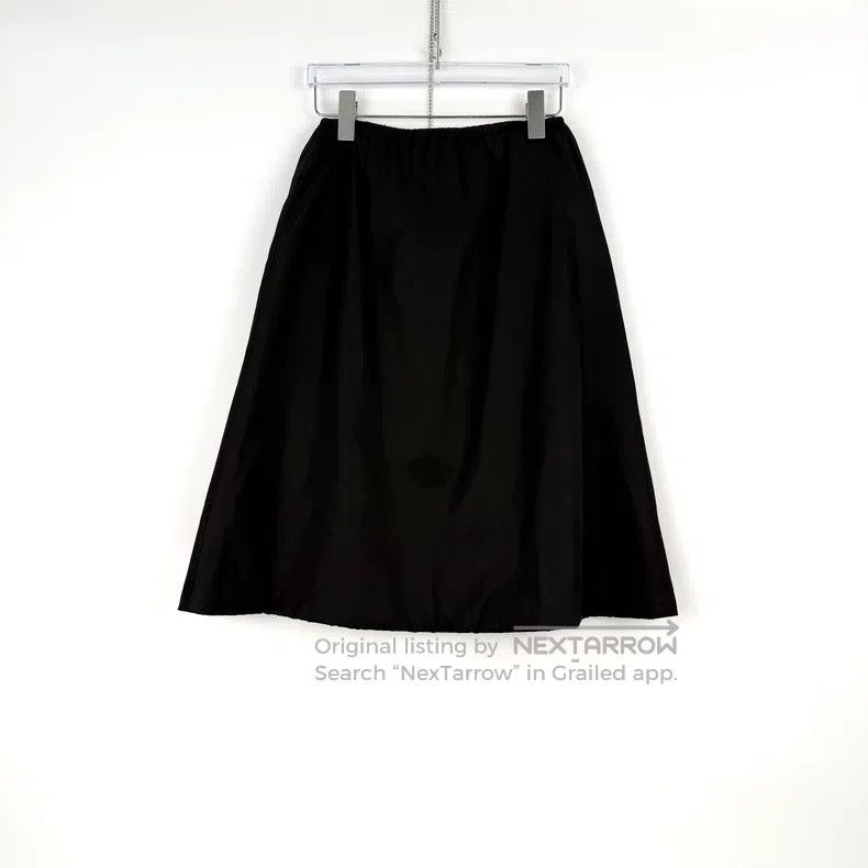 Prada Prada Black metal triangle logo nylon skirt Size 25" / US 0 / IT 36 - 4 Thumbnail