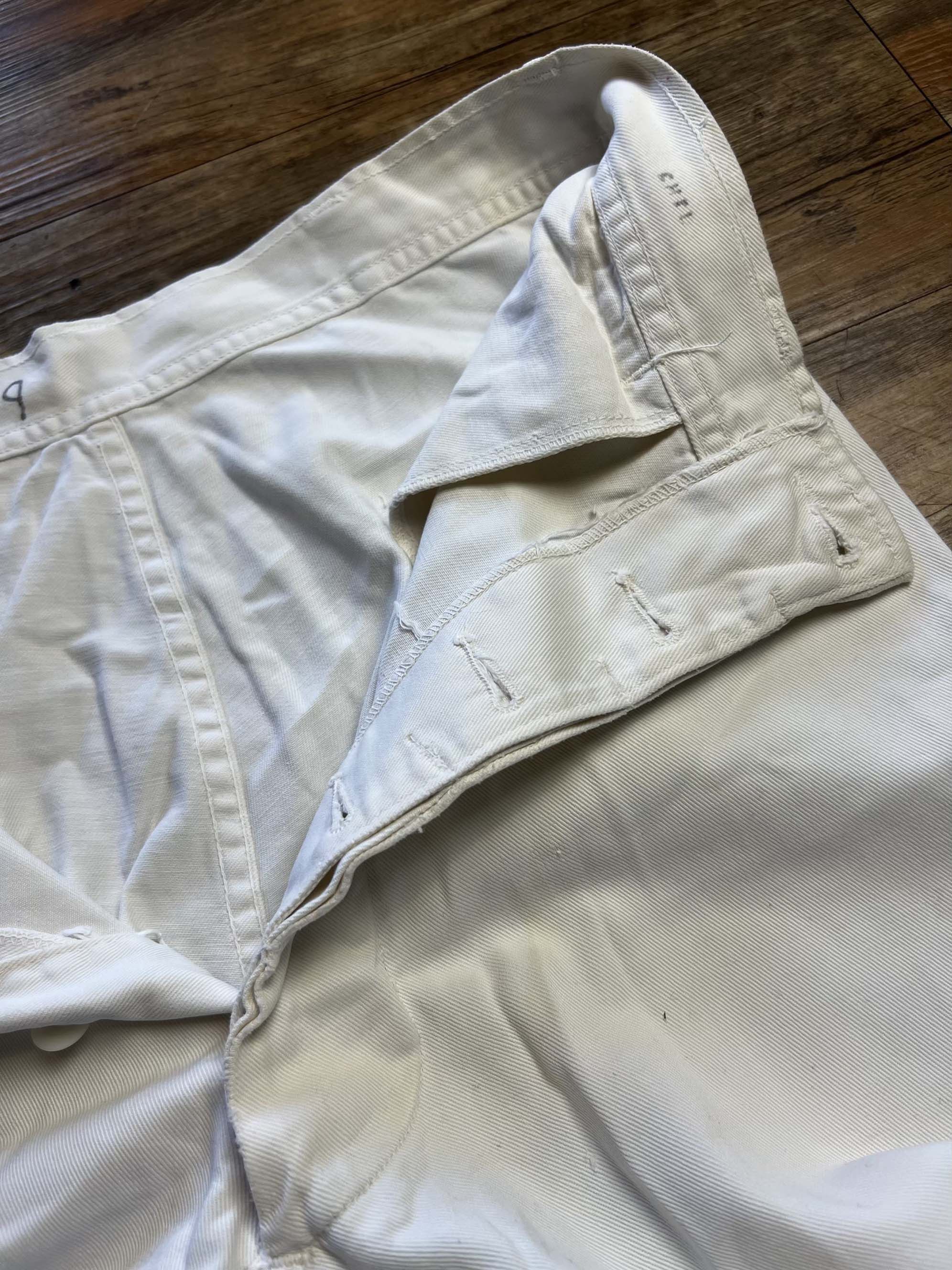 Vintage Vintage 1940's US Navy WWII Era White Cotton Sailor Pants Size US 28 / EU 44 - 9 Thumbnail