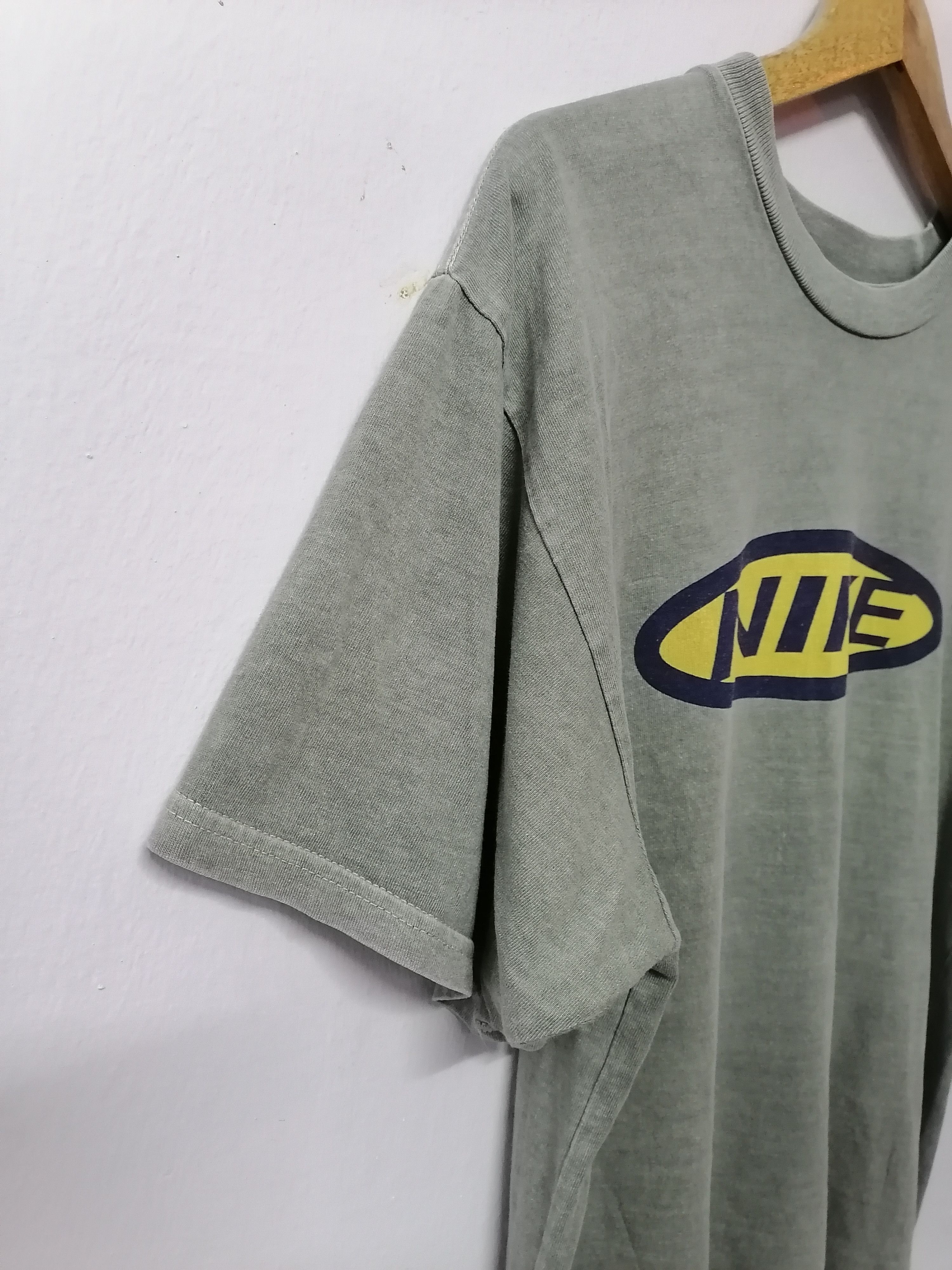 Nike Trashed Faded Vintage 90s Nike Tee Size US S / EU 44-46 / 1 - 3 Thumbnail