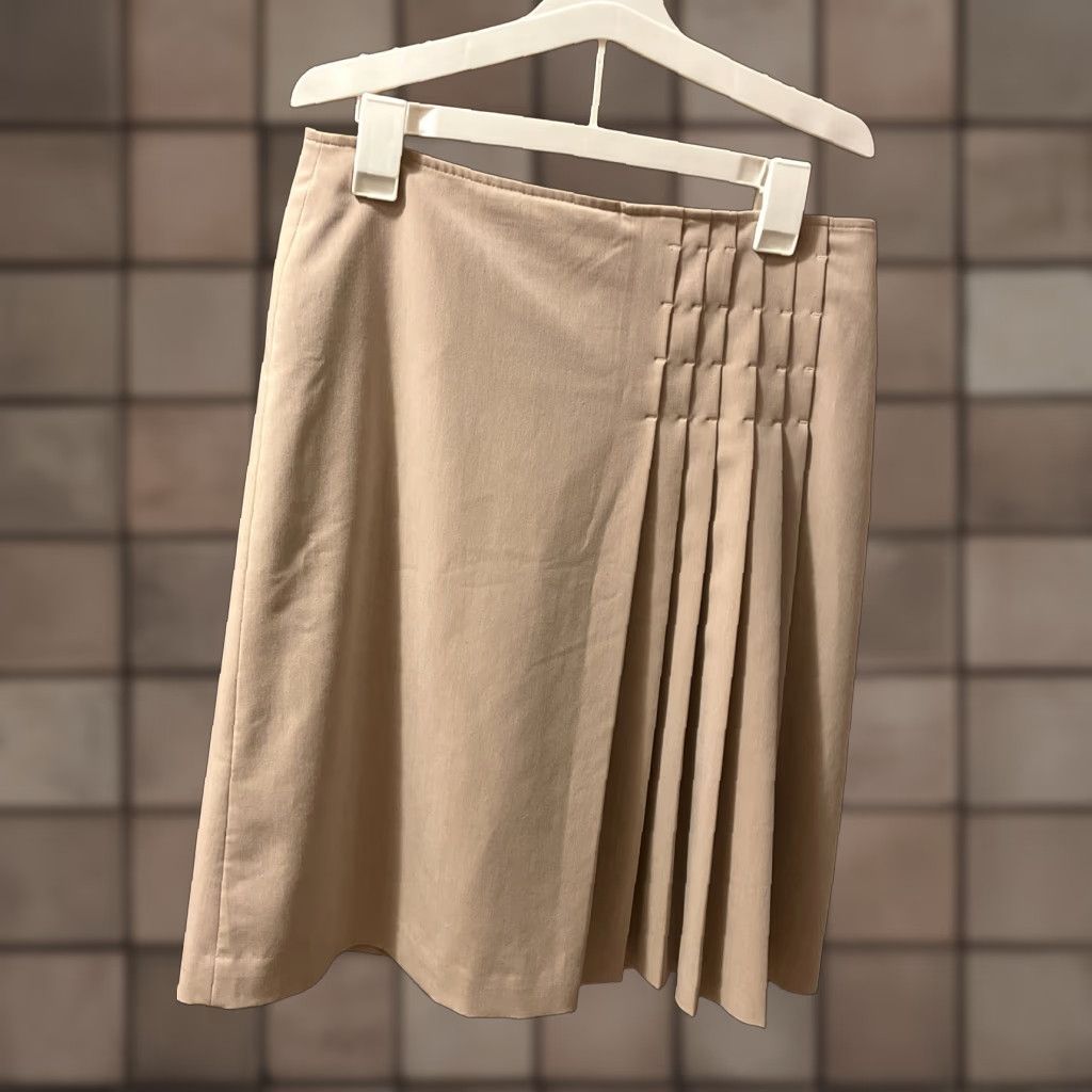 Essentials Apostrophe Essentials Tan Side Pleat Detail Straight Skirt Stretch Lined Size 8 Knee-Length Knee Length Pencil Style Sz Regular Women Skirt Size 30" / US 8 / IT 44 - 1 Thumbnail