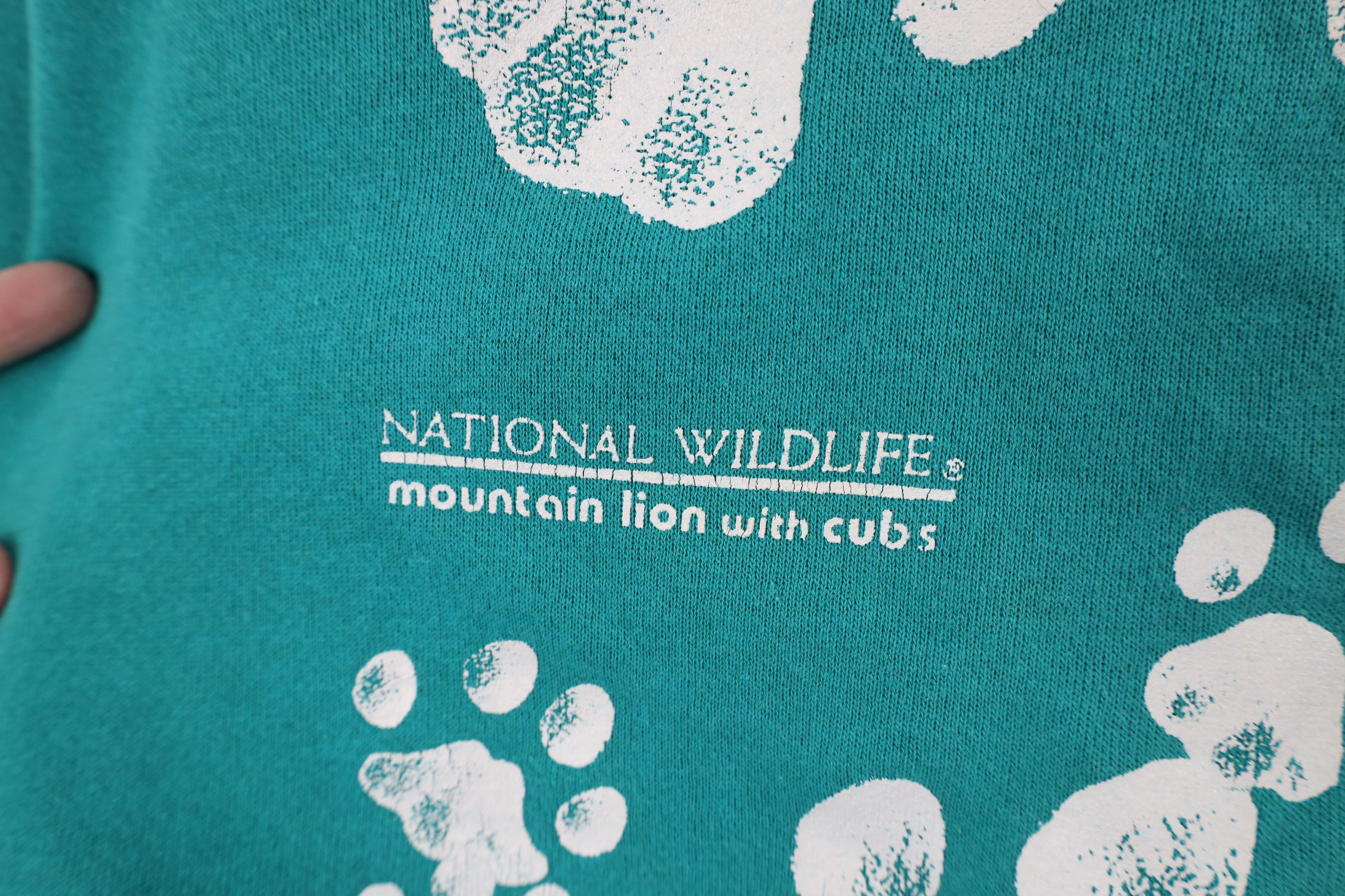 Vintage Vintage 90s Streetwear Mountain Lion with Cubs Sweatshirt Size L / US 10 / IT 46 - 4 Thumbnail