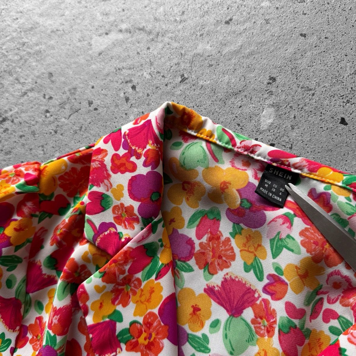 Shein Shein Floral Blouse Multicolor Button Front Long Sleeve Size M / US 6-8 / IT 42-44 - 6 Thumbnail