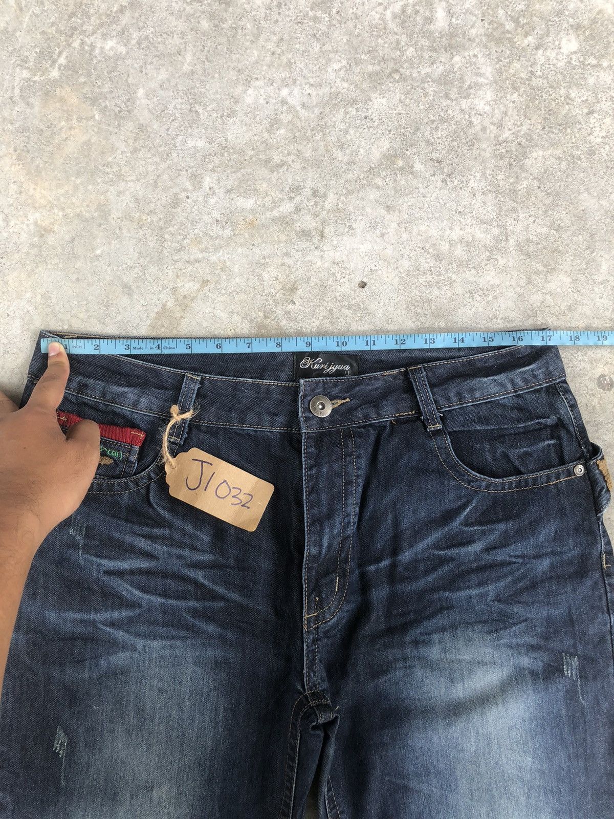 Japanese Brand Yoshitomo Nara Kurijyua Lolita Dog Distressed Size US 34 / EU 50 - 20 Thumbnail