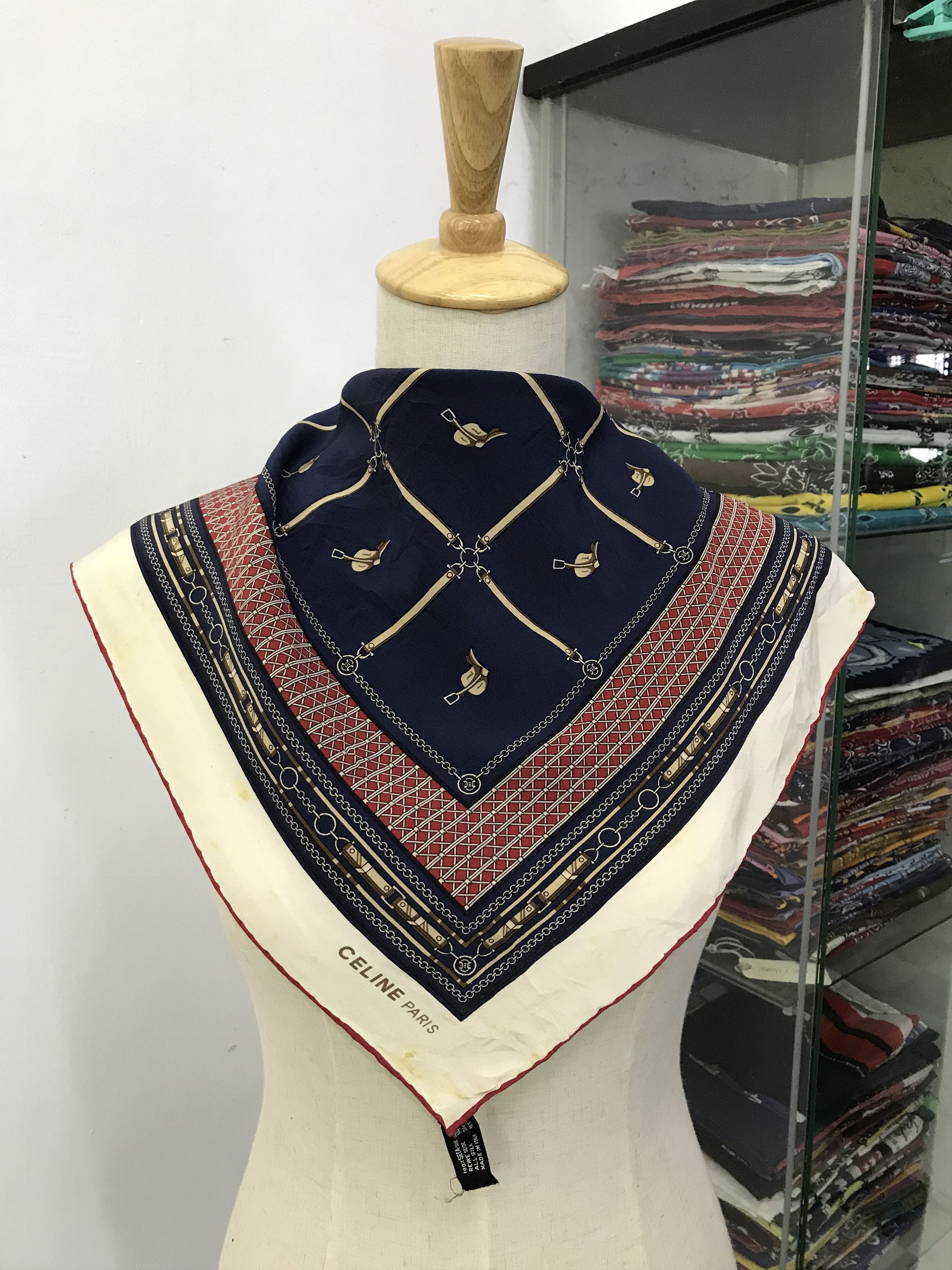 Celine × Vintage Vintage Celine Silk Scarf - S2738B Size ONE SIZE - 3 Thumbnail