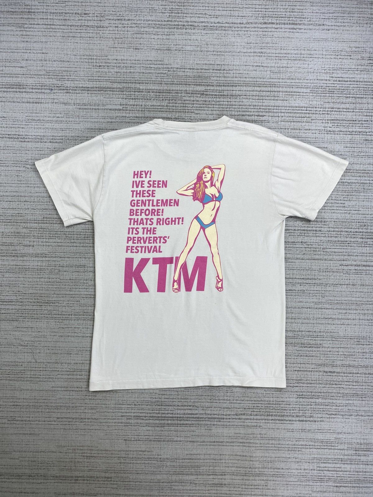 Hysteric Glamour × Japanese Brand × Vintage Vintage KTM Sexy Girl Backhit Rare White Shortsleeve Shirt Size S / US 4 / IT 40 - 1 Thumbnail