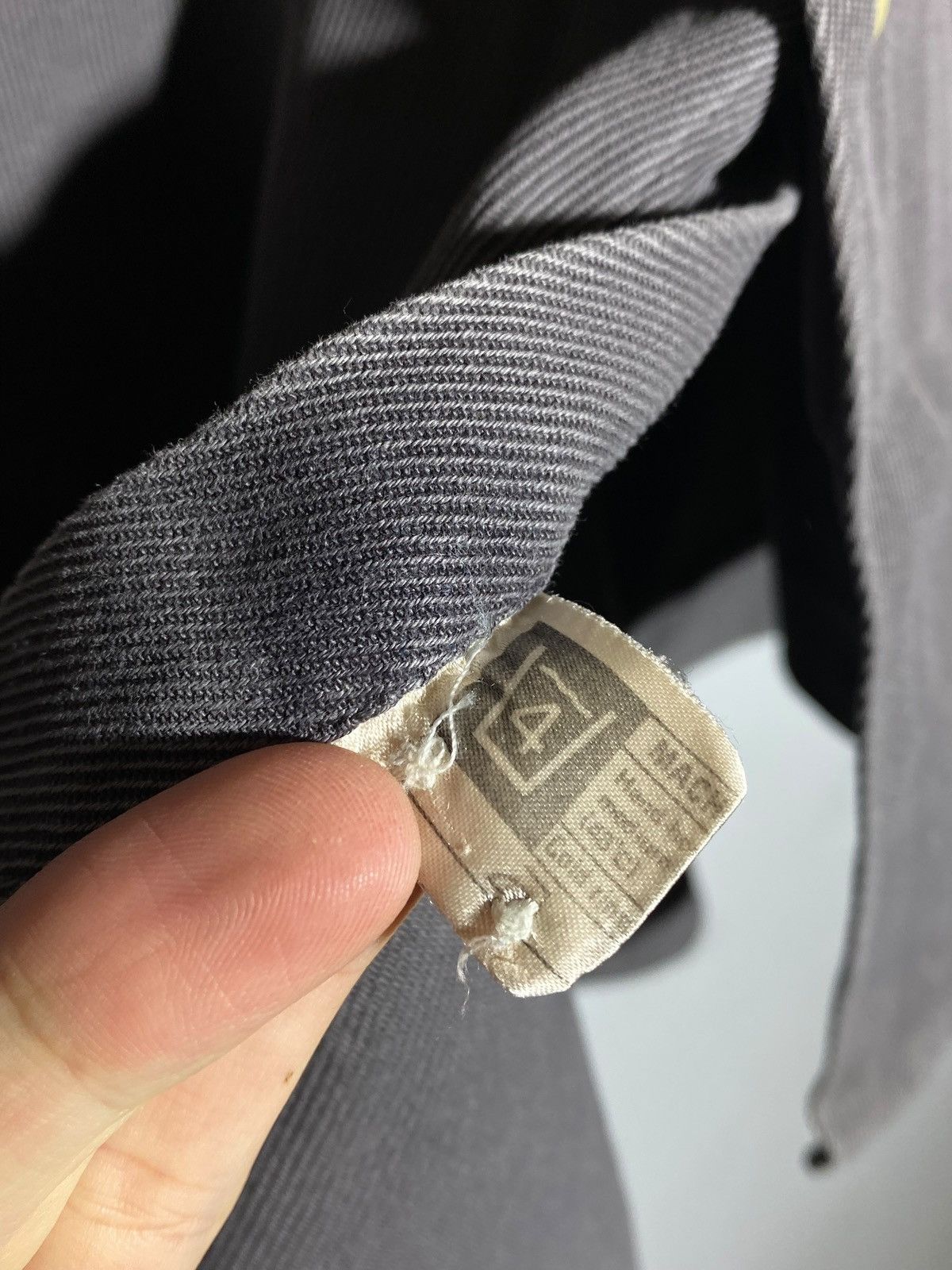 Christian Dior Monsieur × Vintage Vintage Christian Dior Shirt Archival Distressed Faded Size US L / EU 52-54 / 3 - 18 Thumbnail