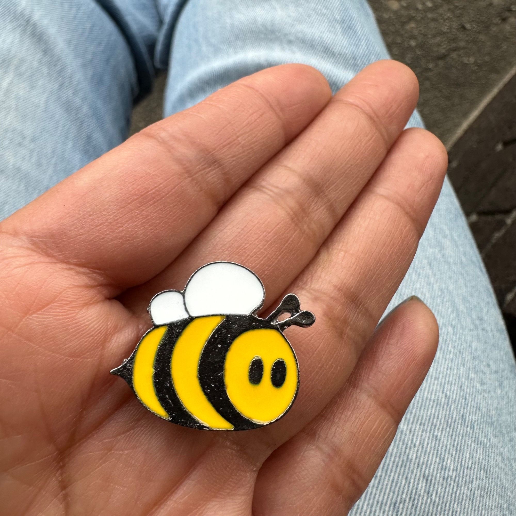 Other ☀️Emanel Pin Bee Broch Pin Cute Fat Bee Queen Buzzin Bees Sh Size ONE SIZE - 2 Thumbnail