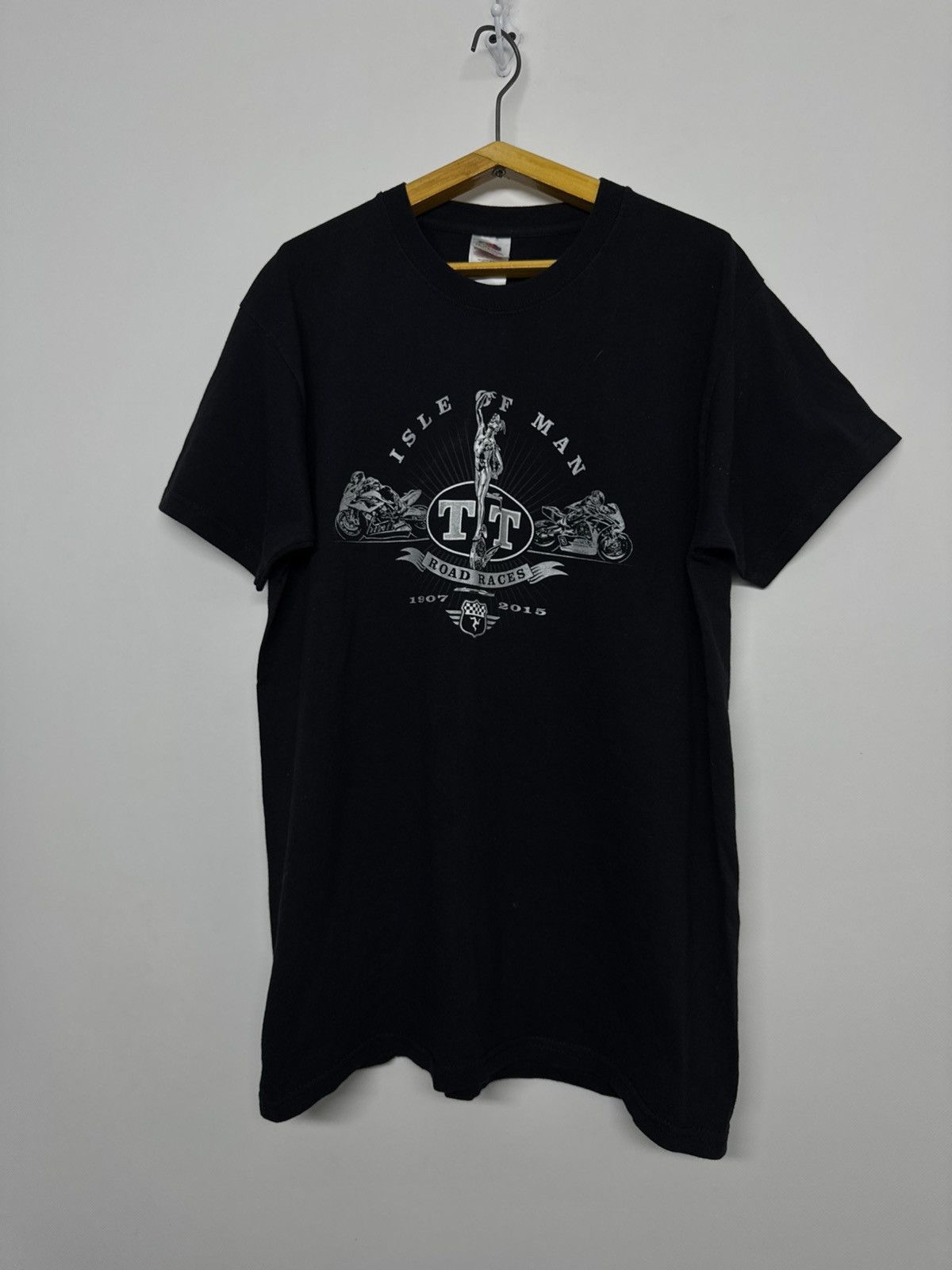 Fruit Of The Loom Vintage Moto racing t shirt Isle of Man road races 00’s Size US L / EU 52-54 / 3 - 4 Thumbnail