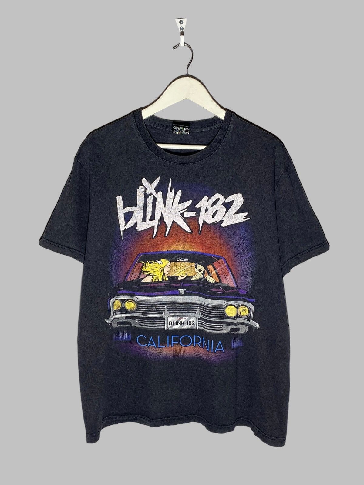 Band Tees Blink 182 Rock Band Vintage Fade T-shirt Size US L / EU 52-54 / 3 - 1 Thumbnail