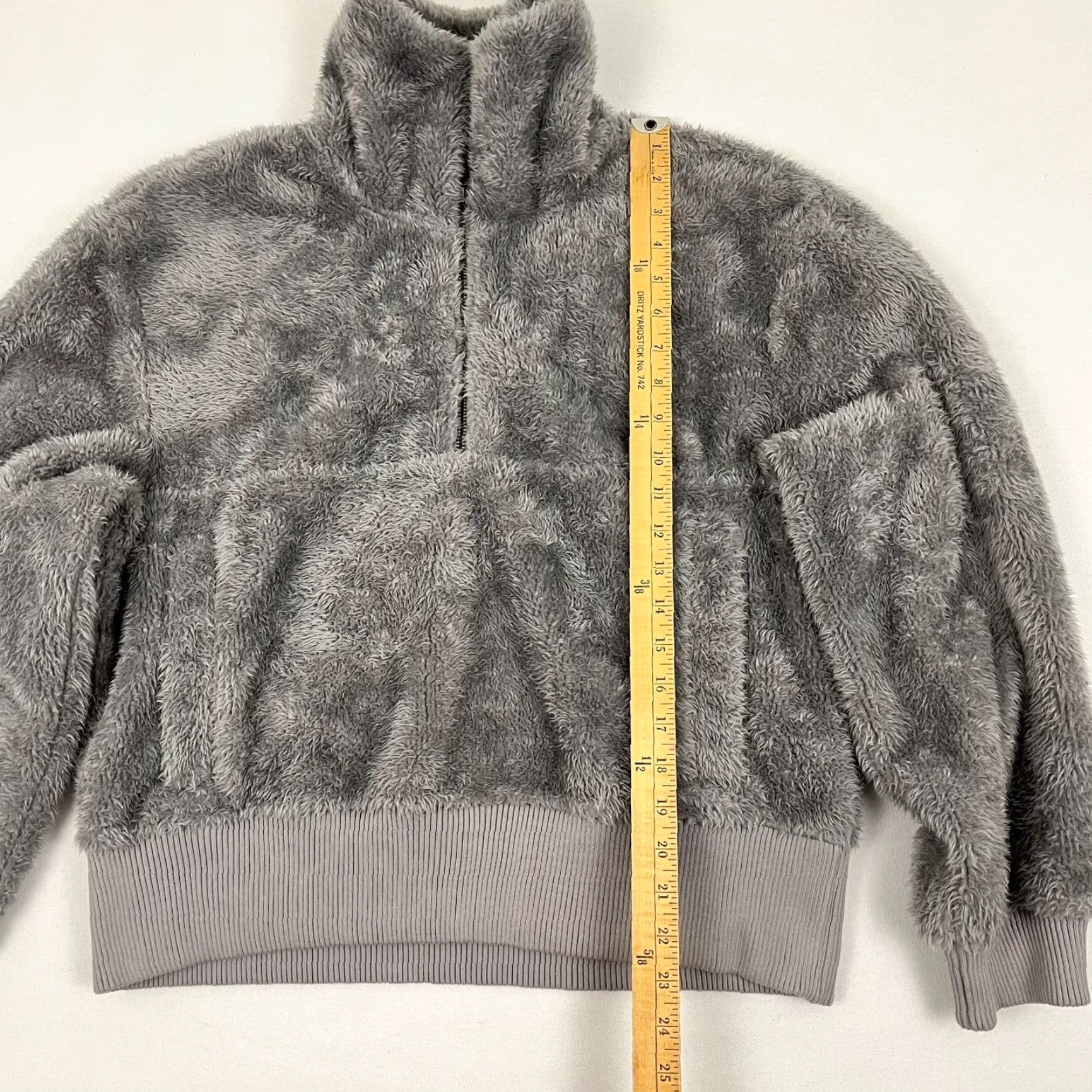 Varley Varley Duray Sherpa Pullover Womens Medium Gray Fleece Cozy Lounge Faux Sherling Size M / US 6-8 / IT 42-44 - 3 Thumbnail