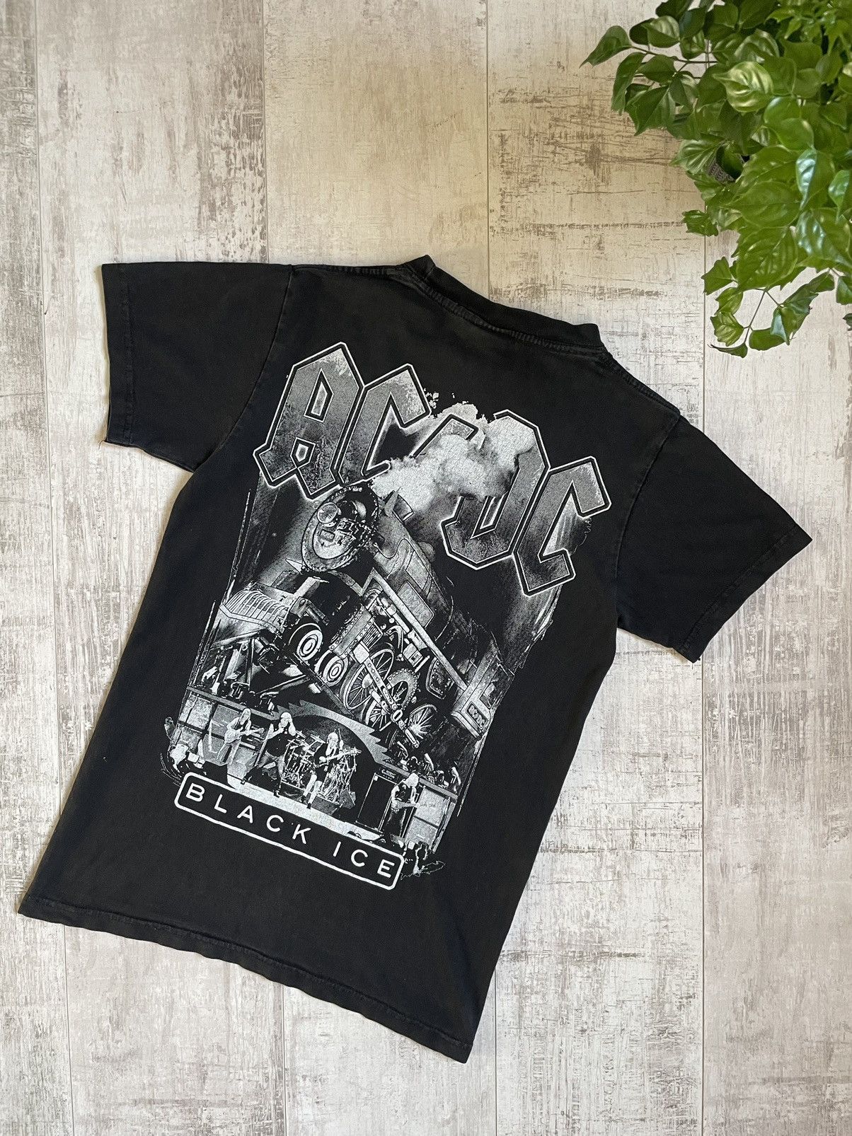 AC/DC × Band Tees × Vintage Vintage AC/DC Black Ice T-Shirt Band Tee Size US S / EU 44-46 / 1 - 2 Thumbnail