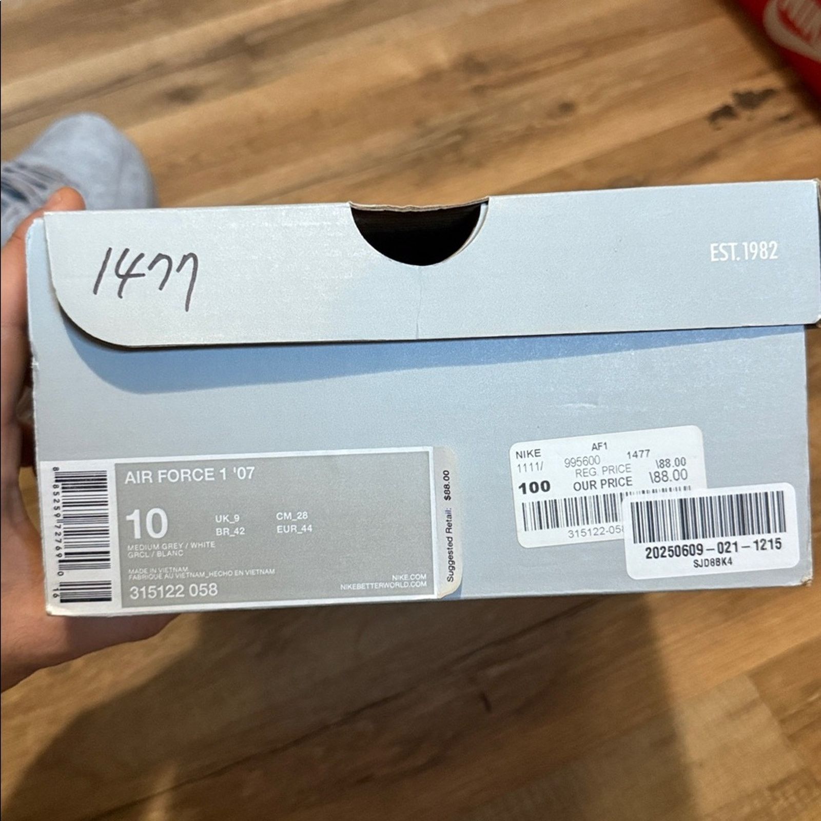 Nike 2011 Nike Air Force 1 Suede '07 'Medium Grey White' Size US 10 / EU 43 - 10 Thumbnail
