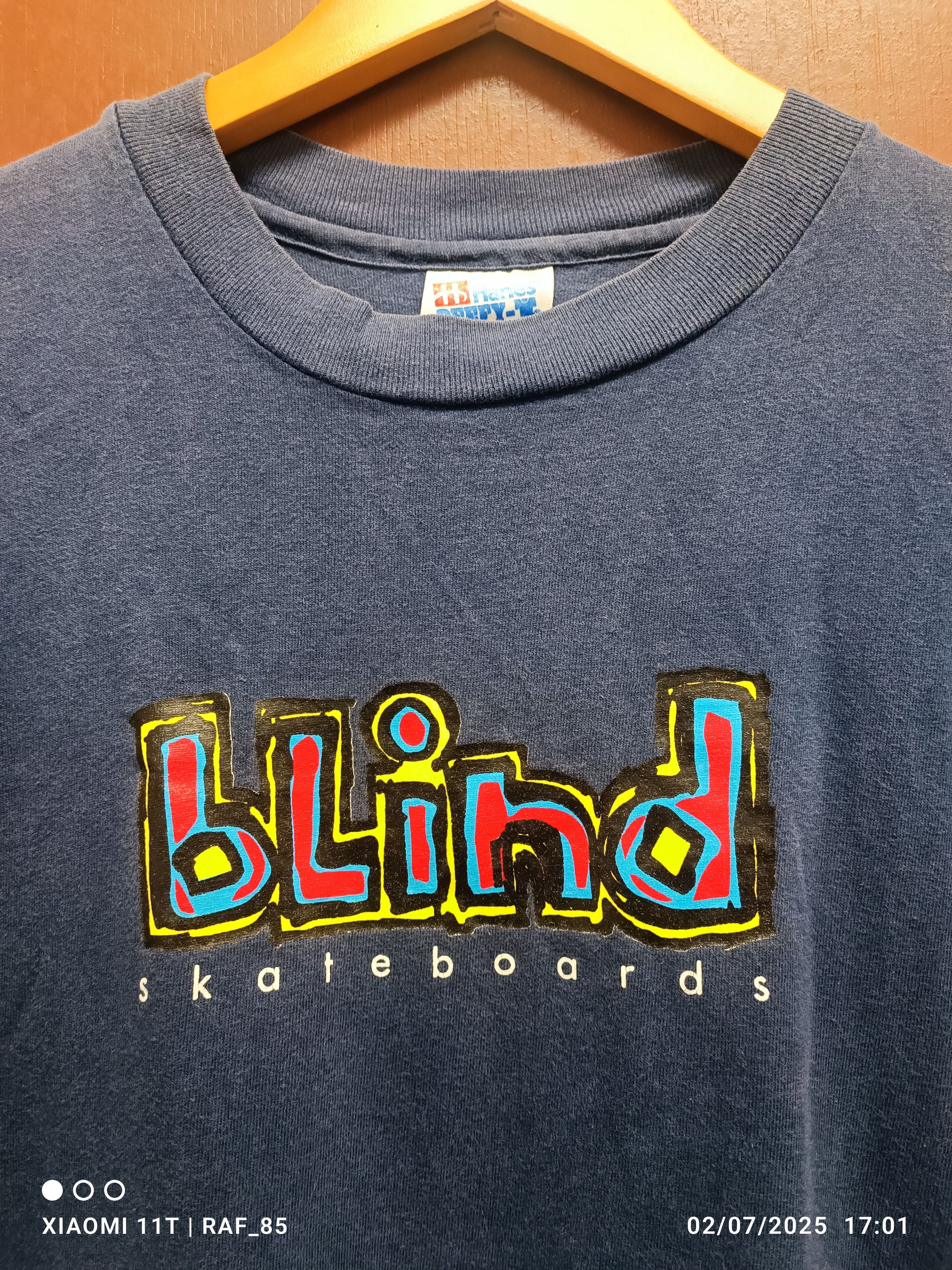 Vintage Vintage BLIND SKATEBOARD tshirt Size US L / EU 52-54 / 3 - 3 Thumbnail