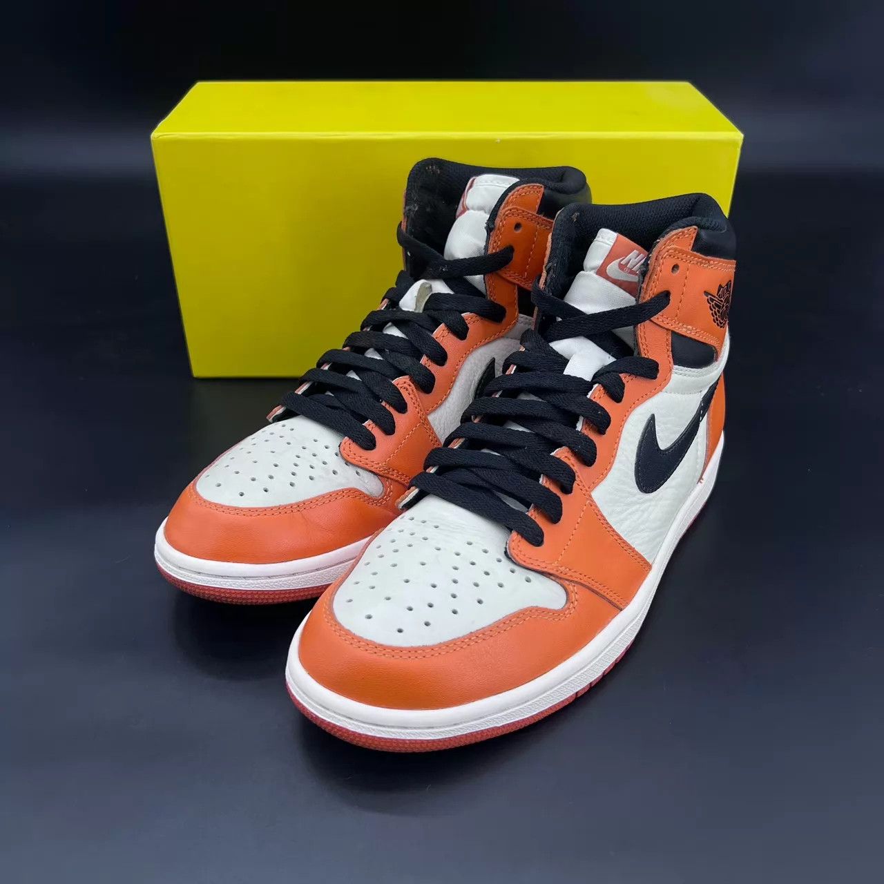 Nike AJ1 White/Orange Cracked 41 OG Box 1Worn Size US 8 / EU 41 - 1 Thumbnail