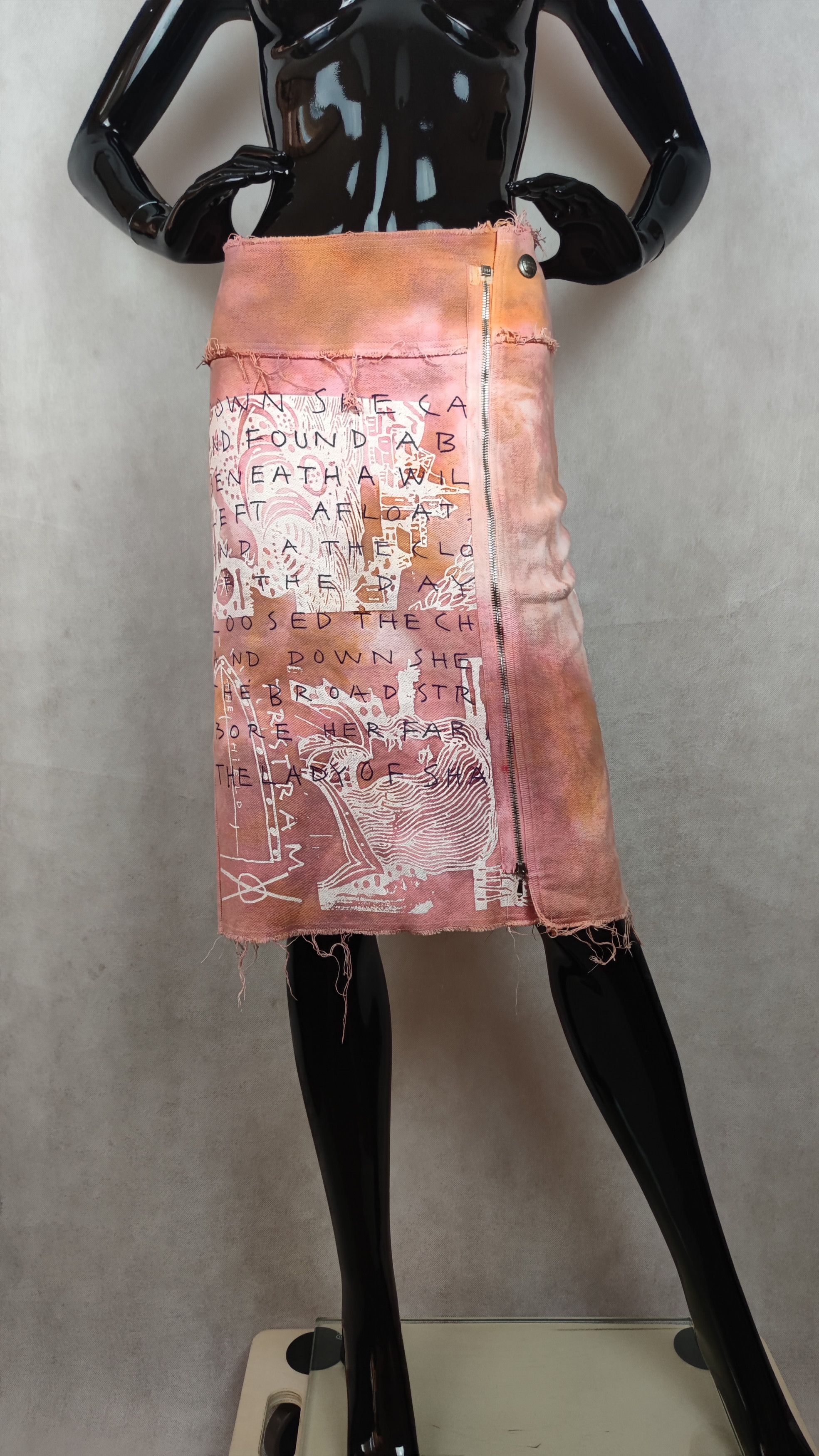 The People Of The Labyrinths Rare The People of the Labyrinths Pink Distressed skirt Size 24" / US 00 / IT 34 - 1 Thumbnail