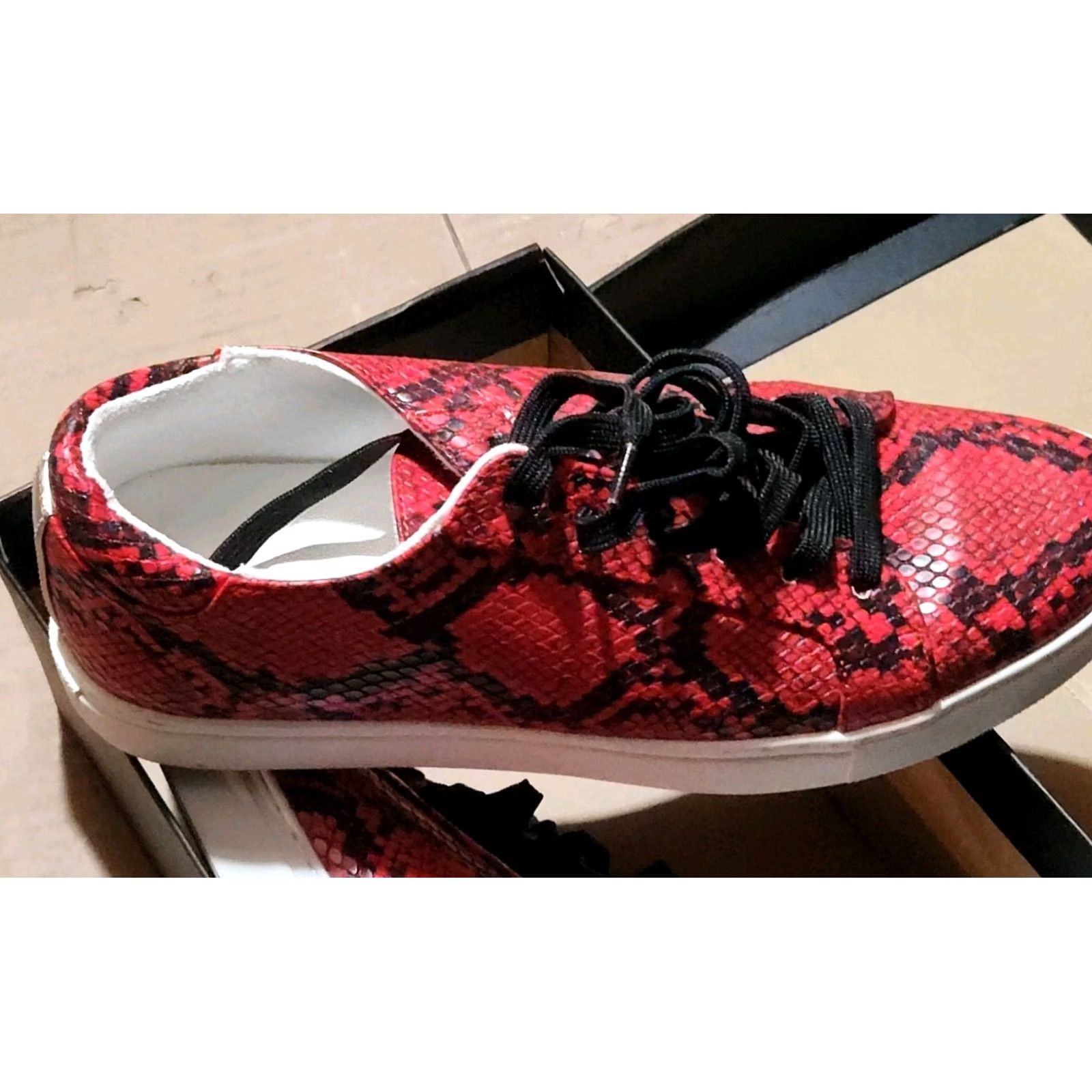 Kenneth Cole Kenneth Cole New York Kam Lace-up Women's Sneakers White, Red Size US 9 / IT 39 - 2 Thumbnail
