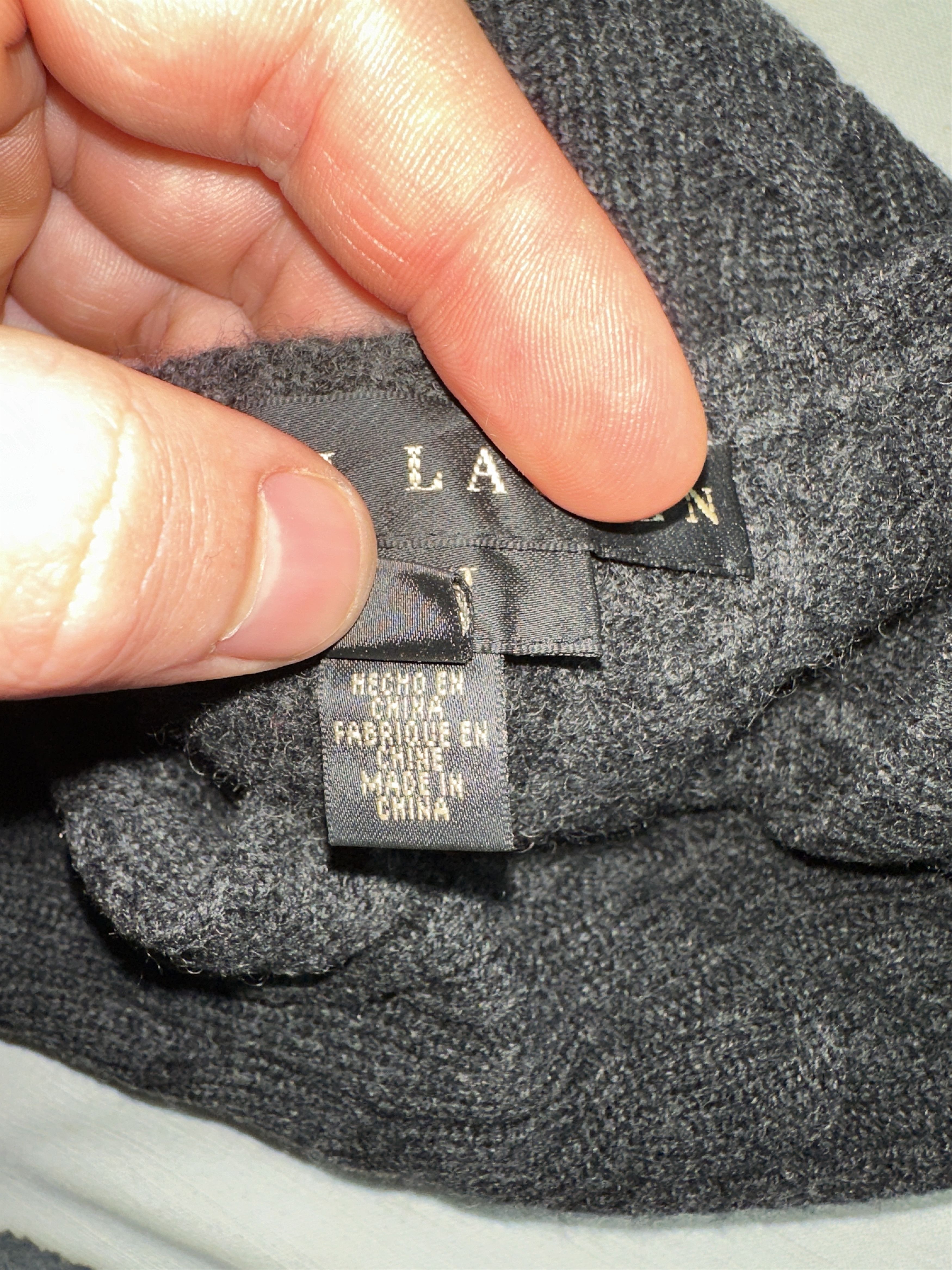 Ralph Lauren Black Label Ralph Lauren Black Label Cashmere Knit V Neck Sweater L Size L / US 10 / IT 46 - 10 Thumbnail