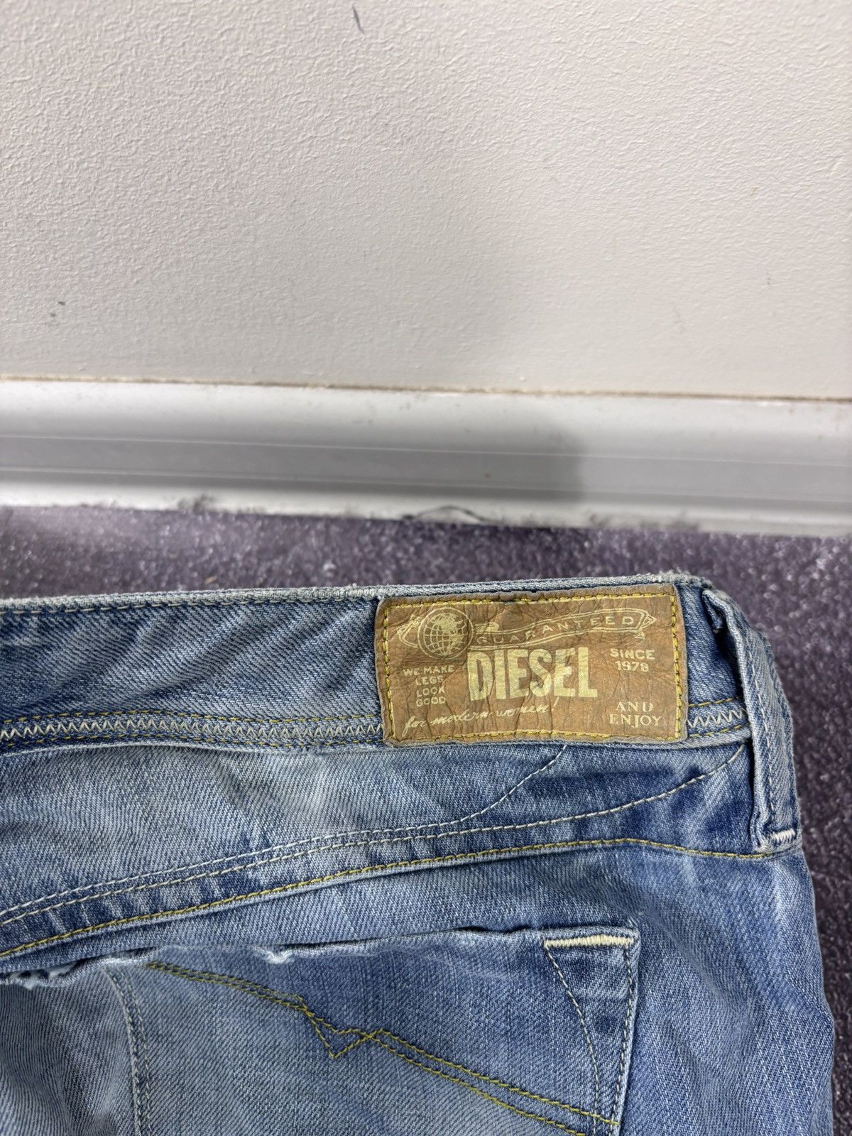 Diesel Diesel Lowky NWT Women’s Regular Straight Blue Denim Jeans Size 31" - 17 Thumbnail
