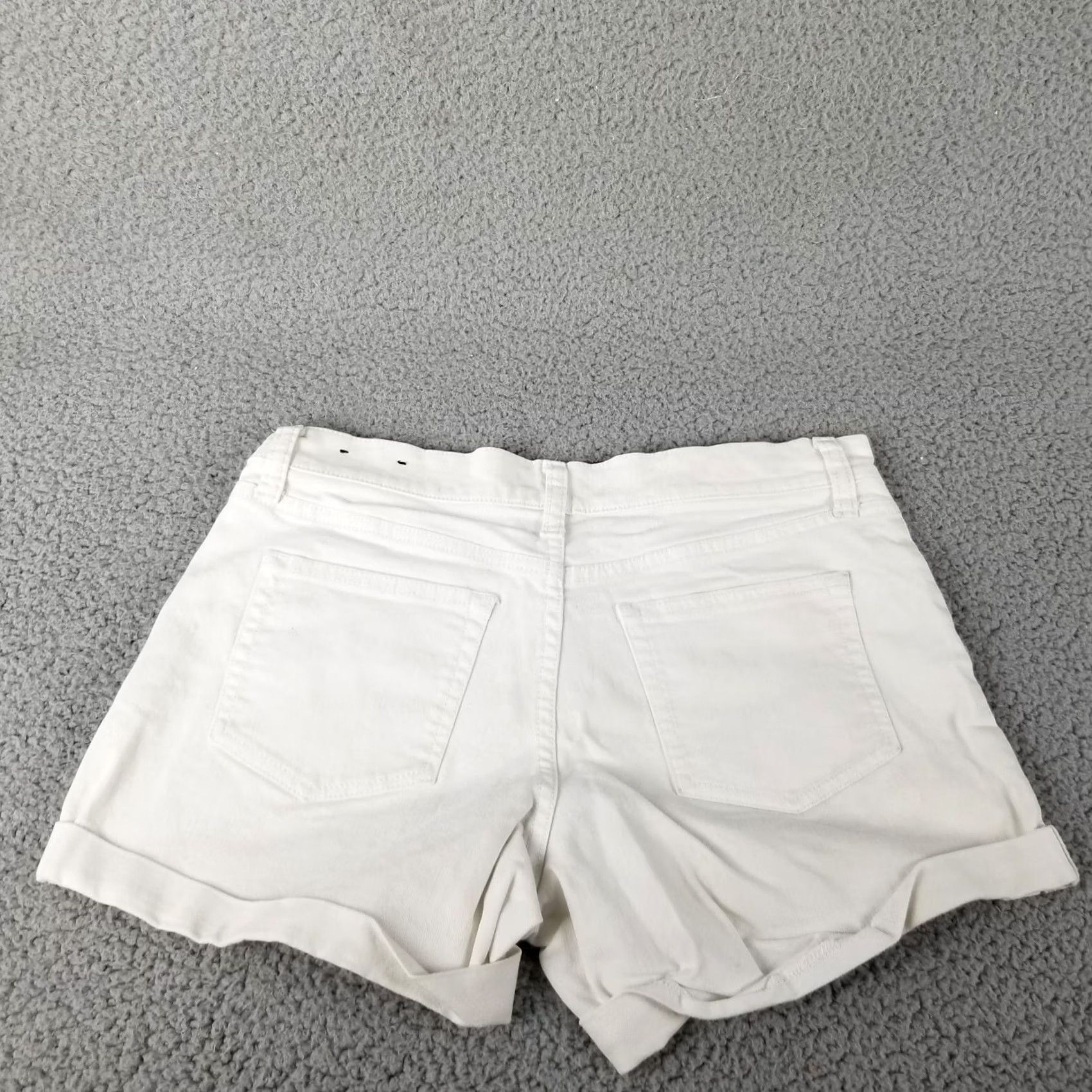 Banana Republic Banana Republic Shorts Womens 28W White Denim Cuffed Pockets 28W Regular 2R Size 28" / US 6 / IT 42 - 3 Thumbnail