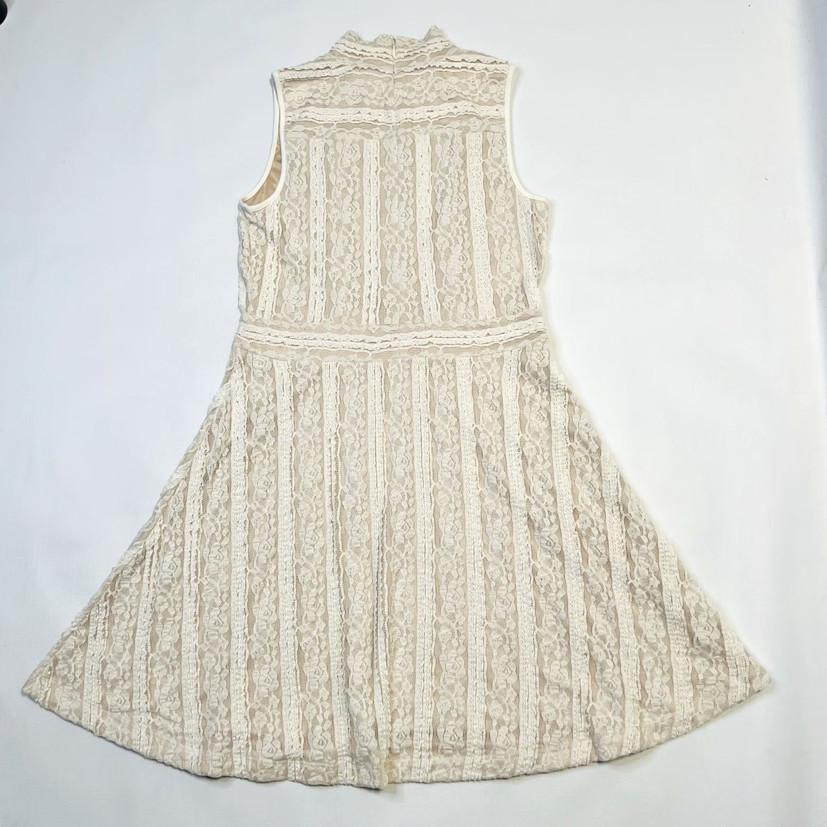 Vince Camuto Vince Camuto Dress Women’s Size Medium Ivory Victorian Lace Sleeveless Mock Neck Knee Length A-Line Formal Wedding Party/Cocktail Cowgirl 2020s Womens Size M / US 6-8 / IT 42-44 - 5 Thumbnail