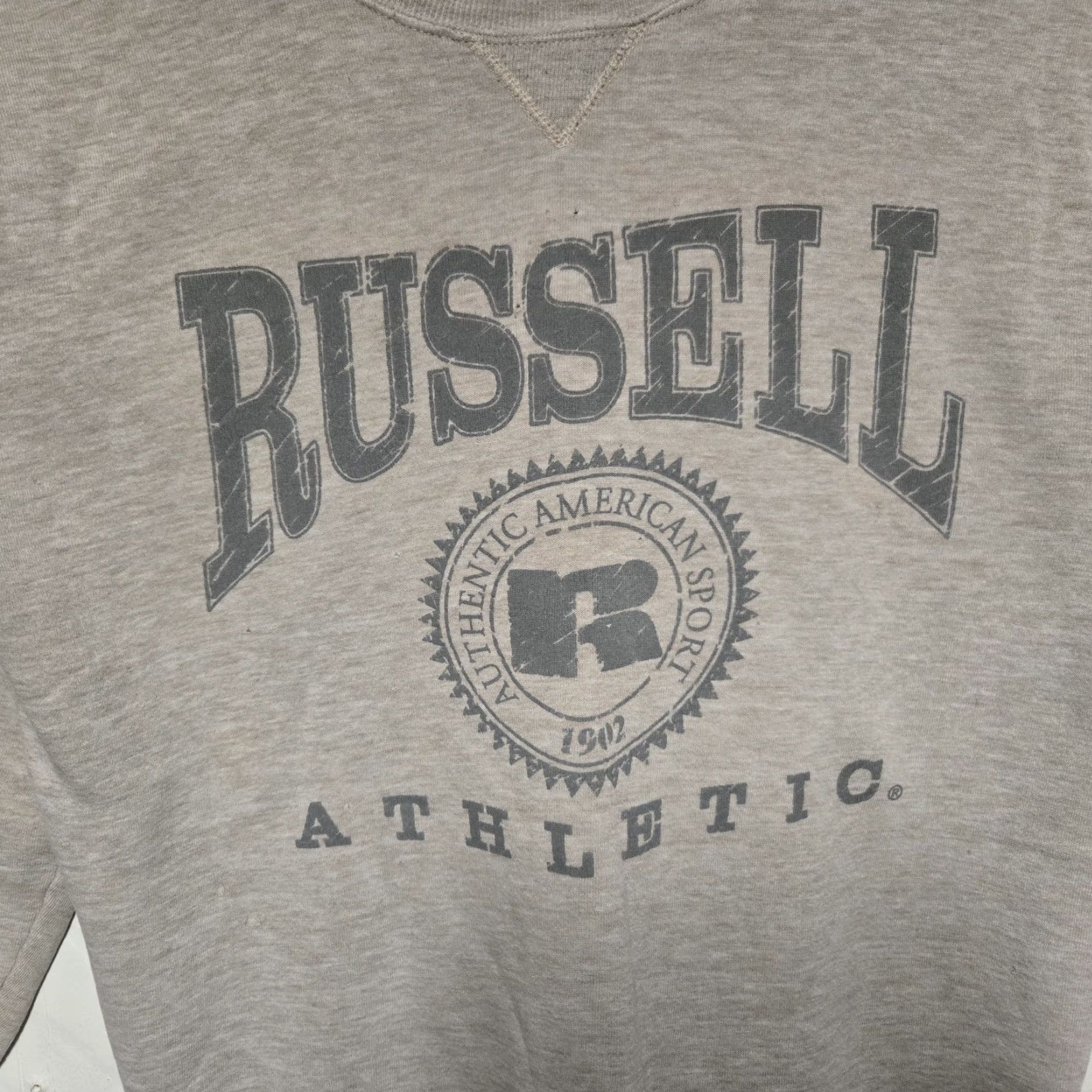 Russell Athletic VINTAGE Russell Athletic Sweatshirt Mens L Gray Crewneck 90s DISTRESSED USA Size US L / EU 52-54 / 3 - 4 Thumbnail